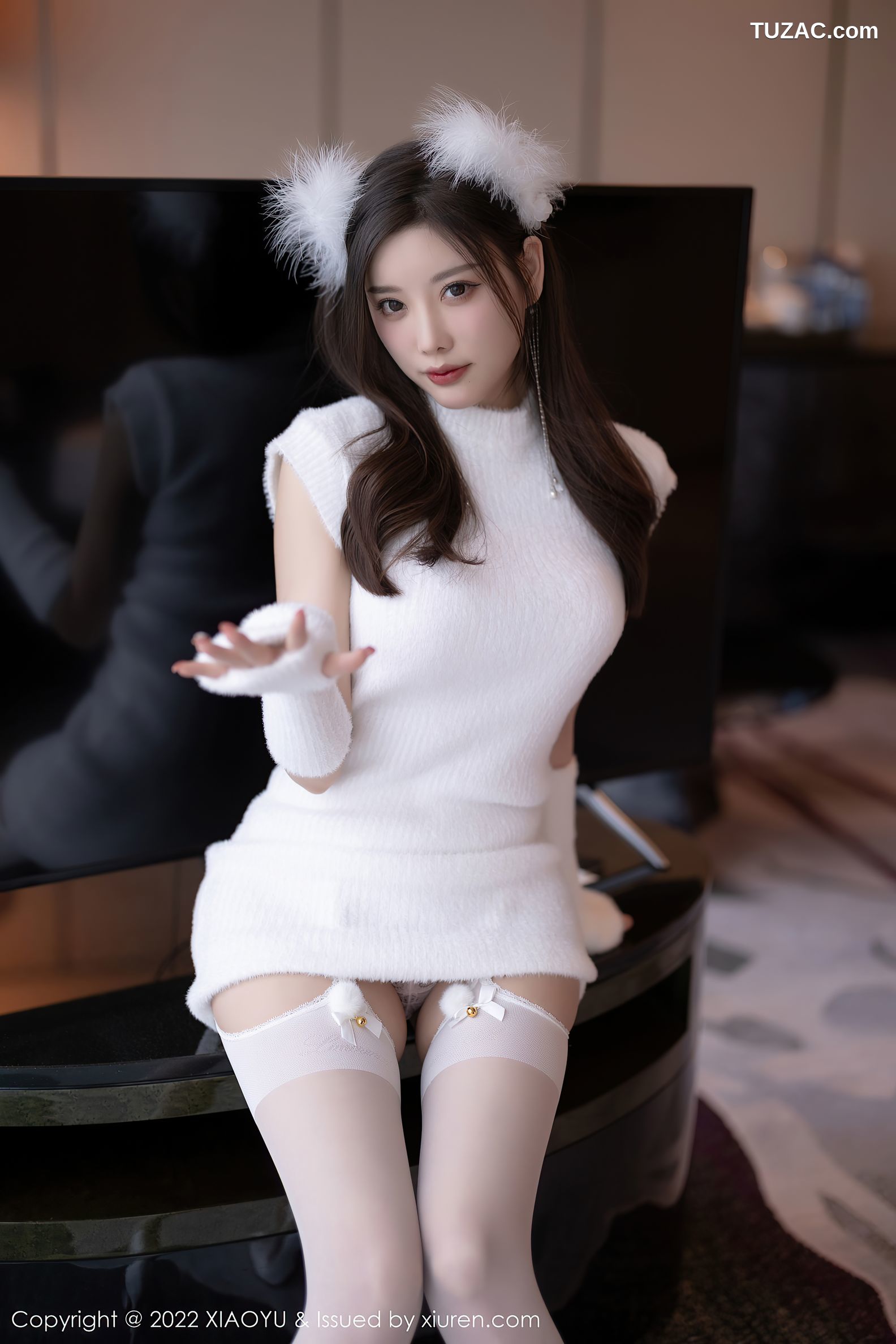 XiaoYu语画界-777-杨晨晨Yome-白色收身服饰白丝吊带袜-2022.05.13
