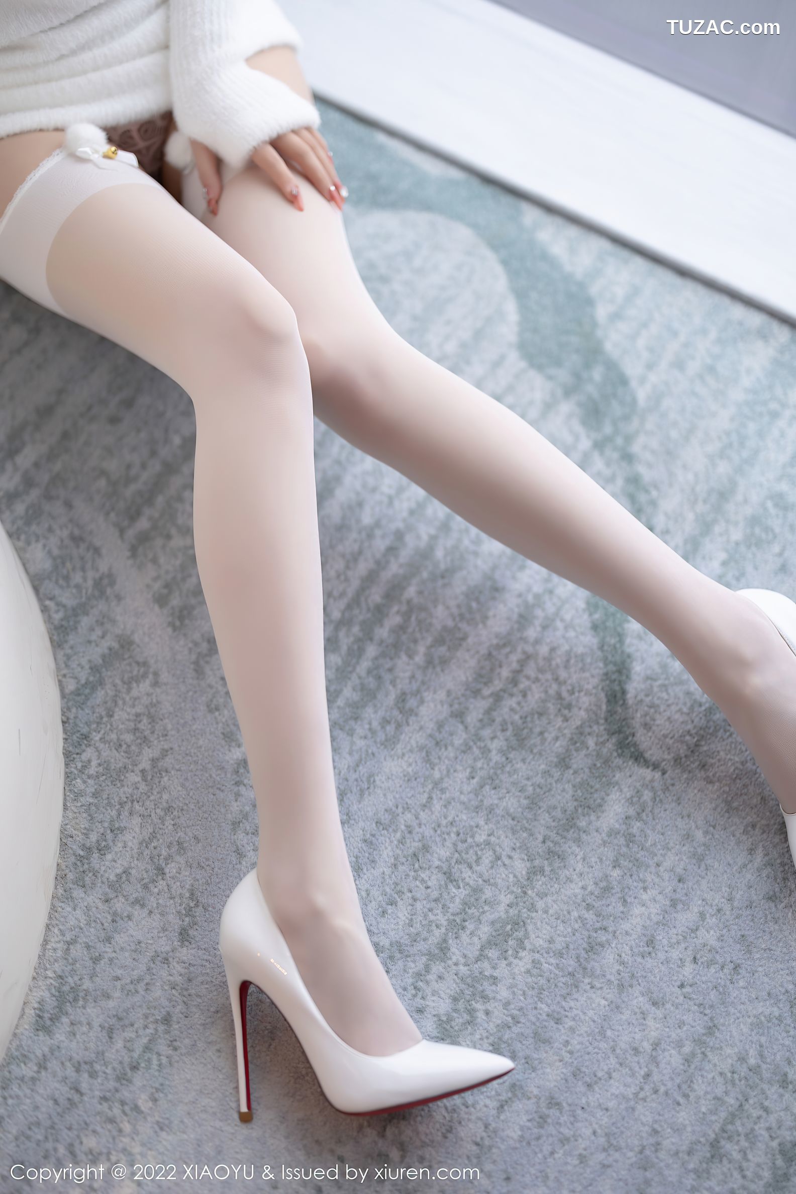 XiaoYu语画界-777-杨晨晨Yome-白色收身服饰白丝吊带袜-2022.05.13