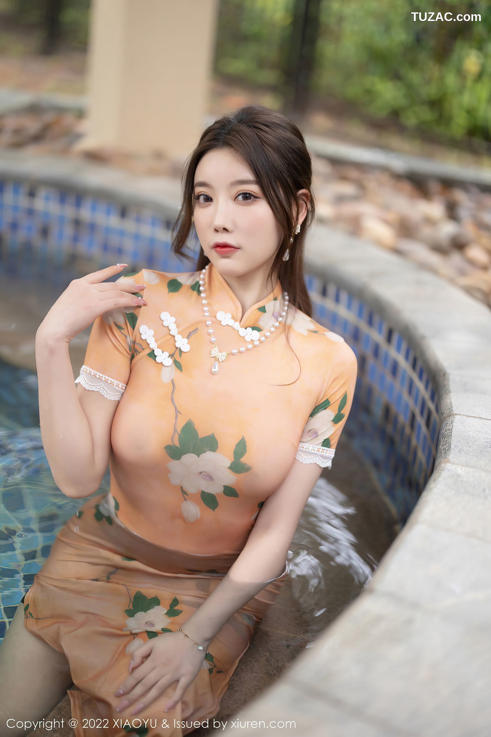 XiaoYu语画界-782-杨晨晨Yome-惠州旅拍泳池浅色短旗袍-2022.05.20
