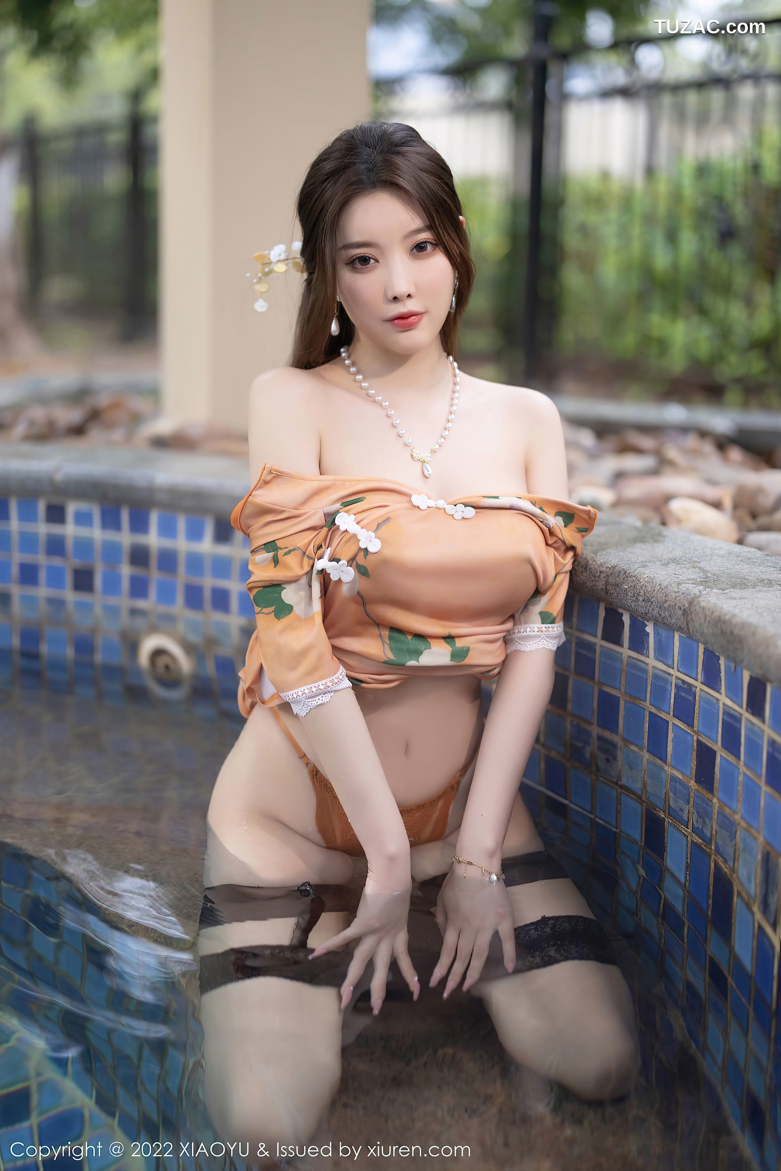 XiaoYu语画界-782-杨晨晨Yome-惠州旅拍泳池浅色短旗袍-2022.05.20