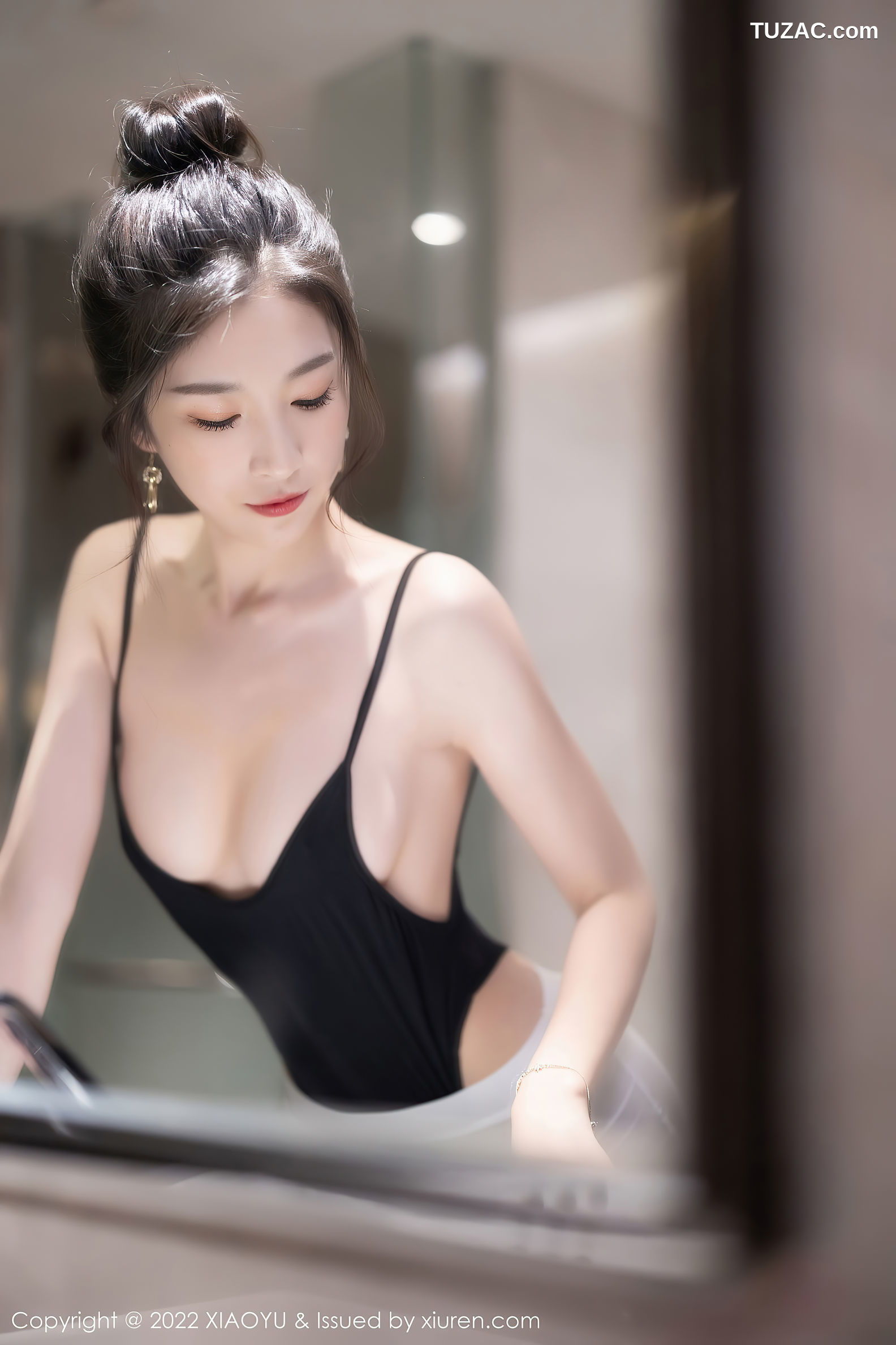 XiaoYu语画界-804-林乐一-黑色吊带白色短裙蕾丝袜-2022.06.22
