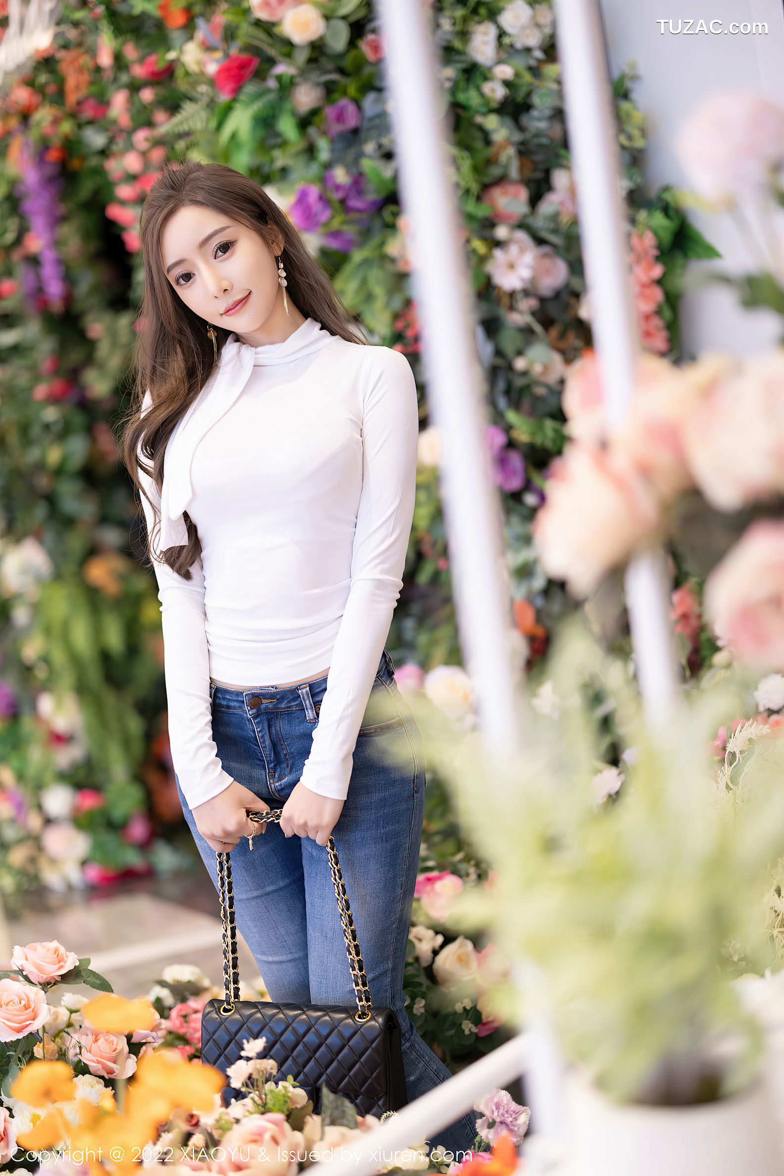 XiaoYu语画界-812-王馨瑶Yanni-白色收身上衣牛仔裤肉丝-2022.07.04