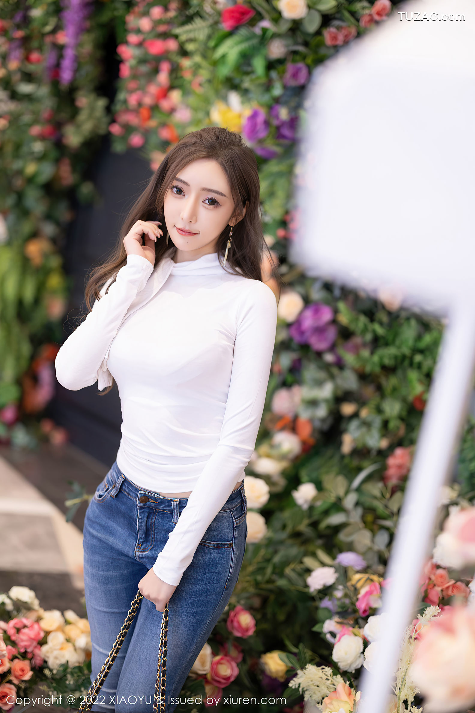 XiaoYu语画界-812-王馨瑶Yanni-白色收身上衣牛仔裤肉丝-2022.07.04