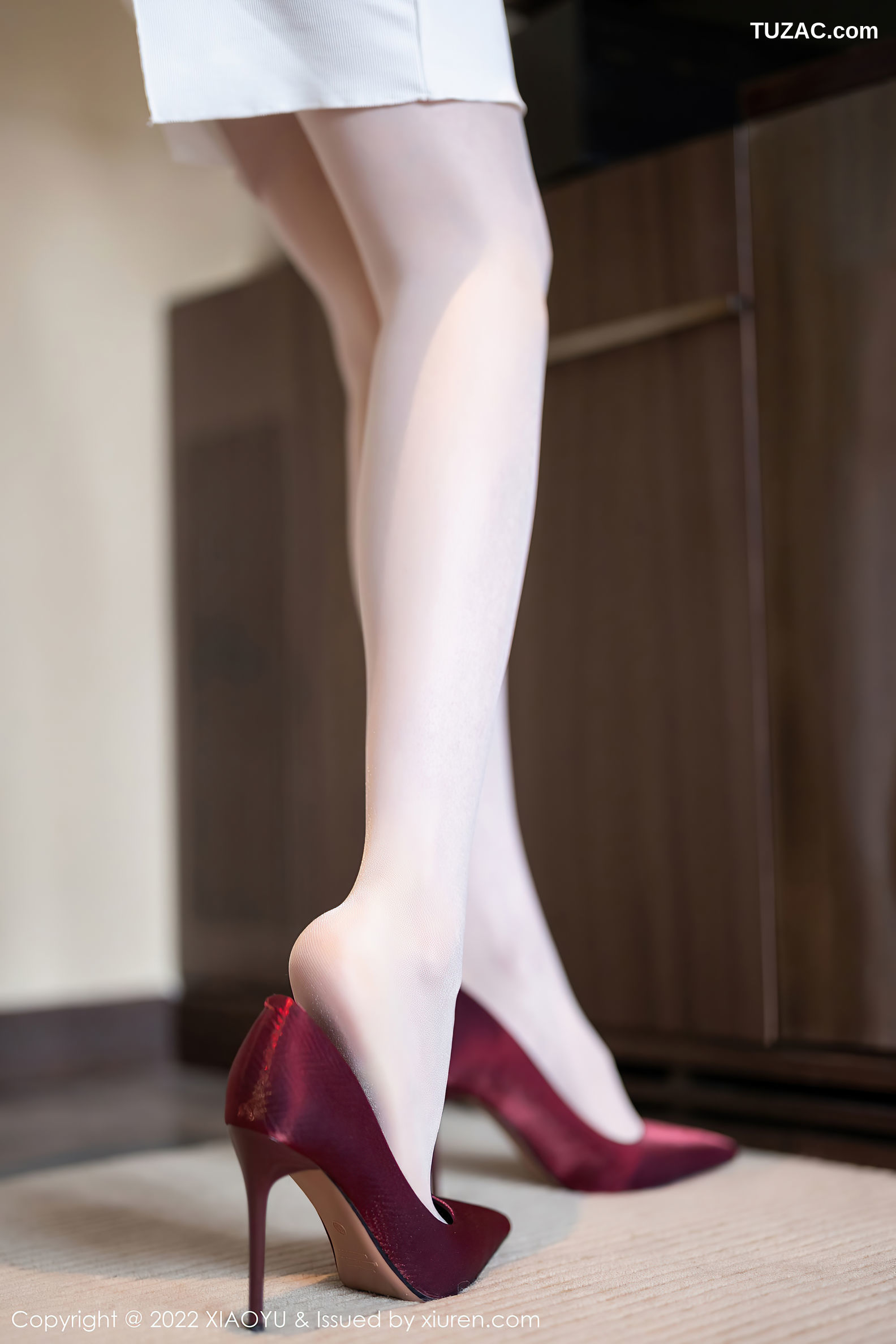 XiaoYu语画界-814-梦心玥-性感收身上衣白短裙红色内衣肉丝-2022.07.06