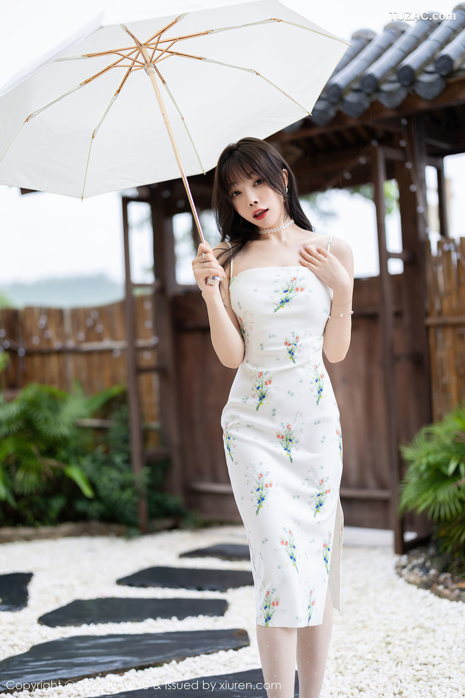 XiaoYu语画界-818-芝芝Booty-白色吊带连衣裙黄色蕾丝内衣-2022.07.12
