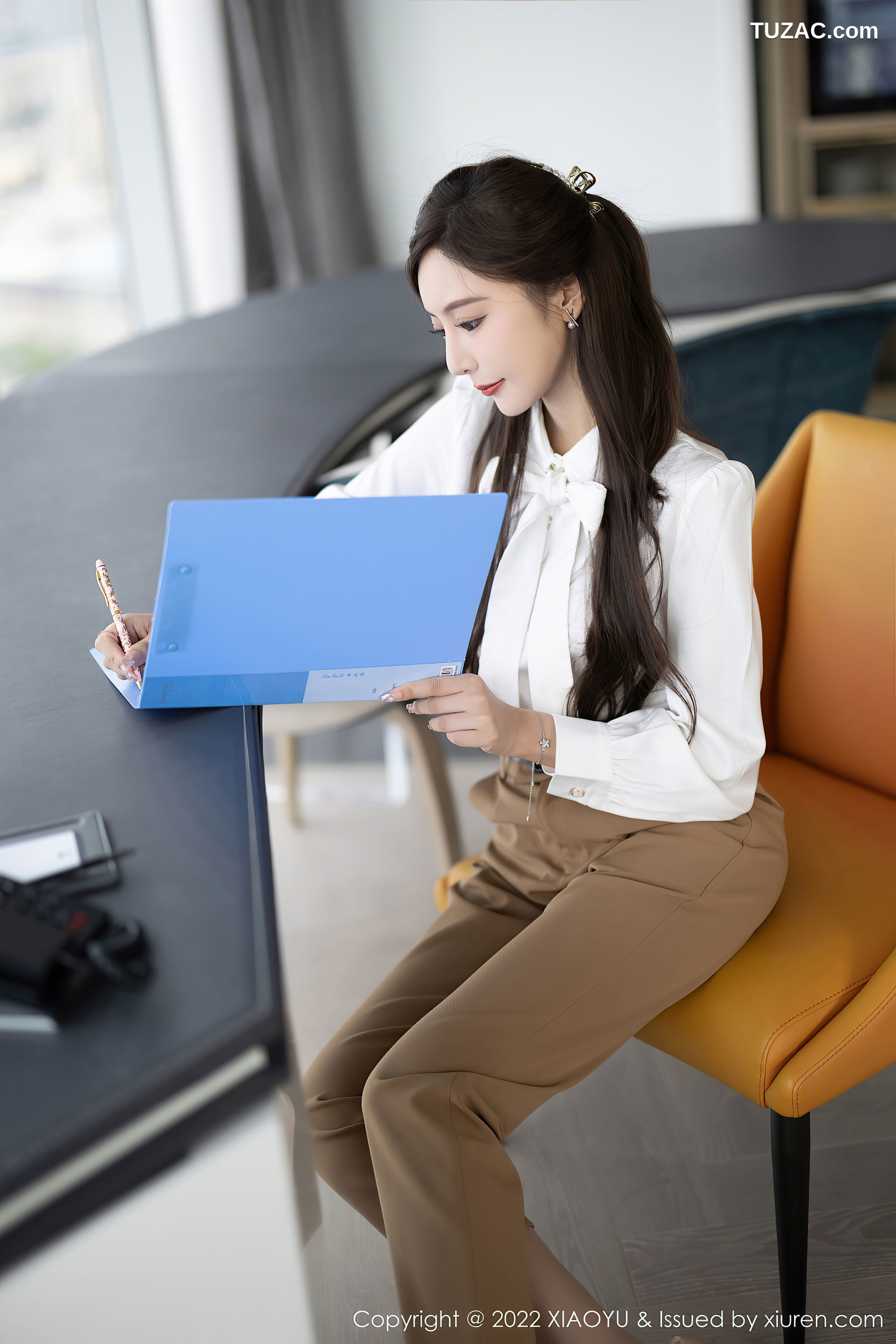 XiaoYu语画界-852-王馨瑶-白衬衫长裤粉色蕾丝内衣-2022.08.29