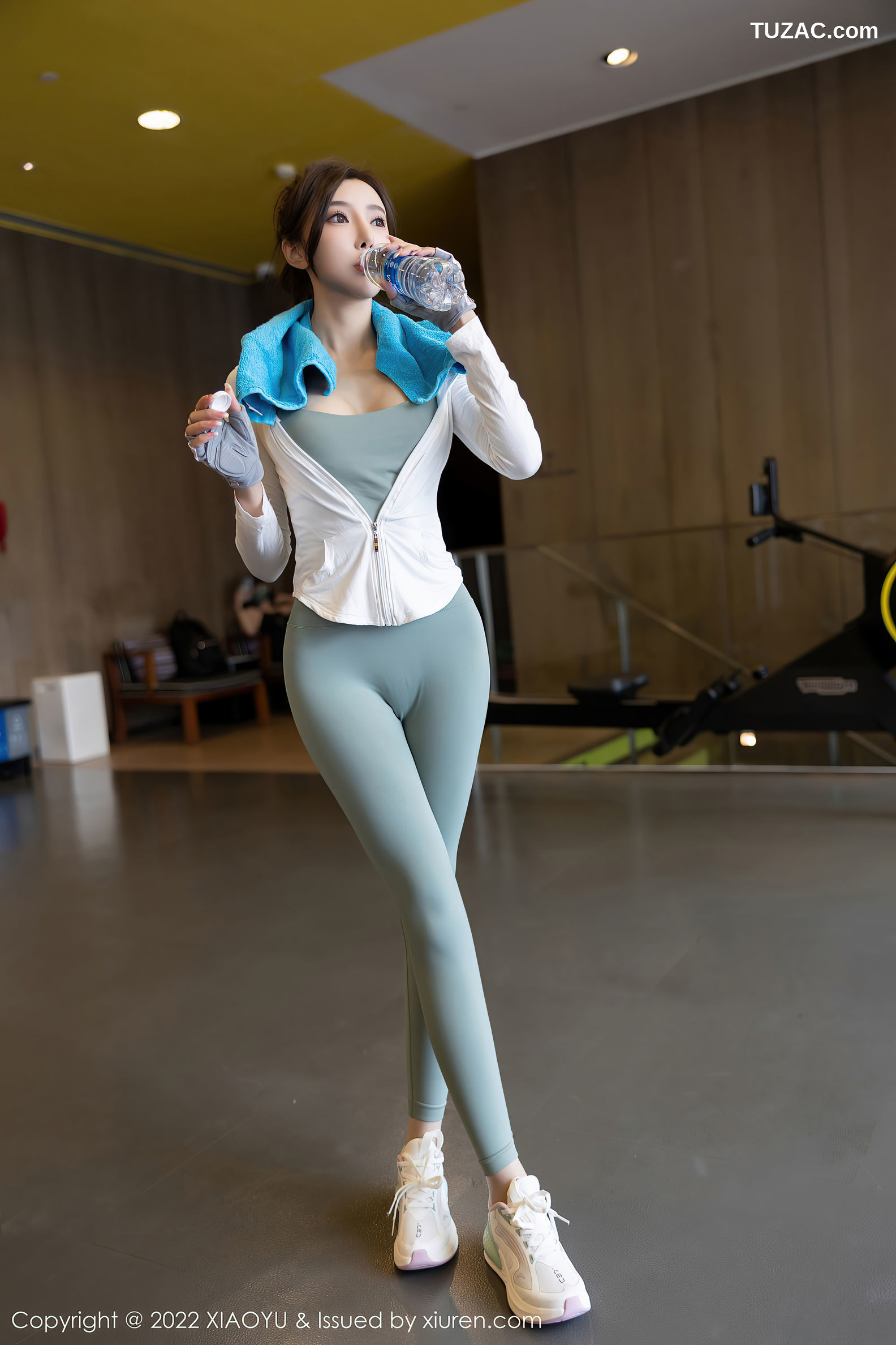 XiaoYu语画界-857-王馨瑶Yanni-健身馆绿灰色运动服-2022.09.05