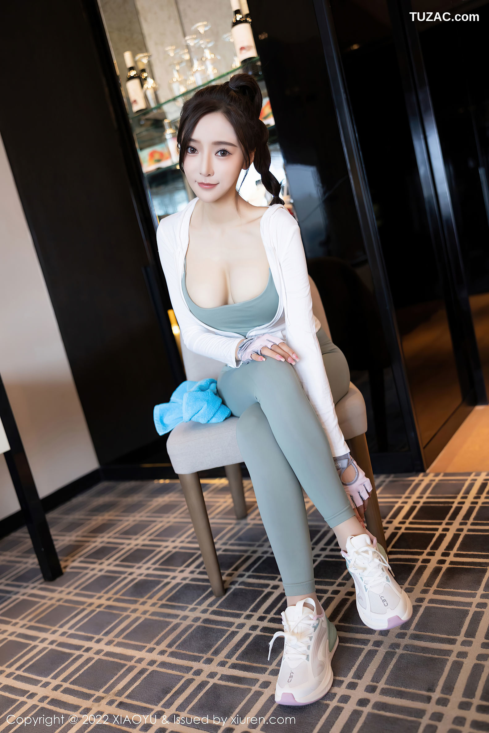 XiaoYu语画界-857-王馨瑶Yanni-健身馆绿灰色运动服-2022.09.05