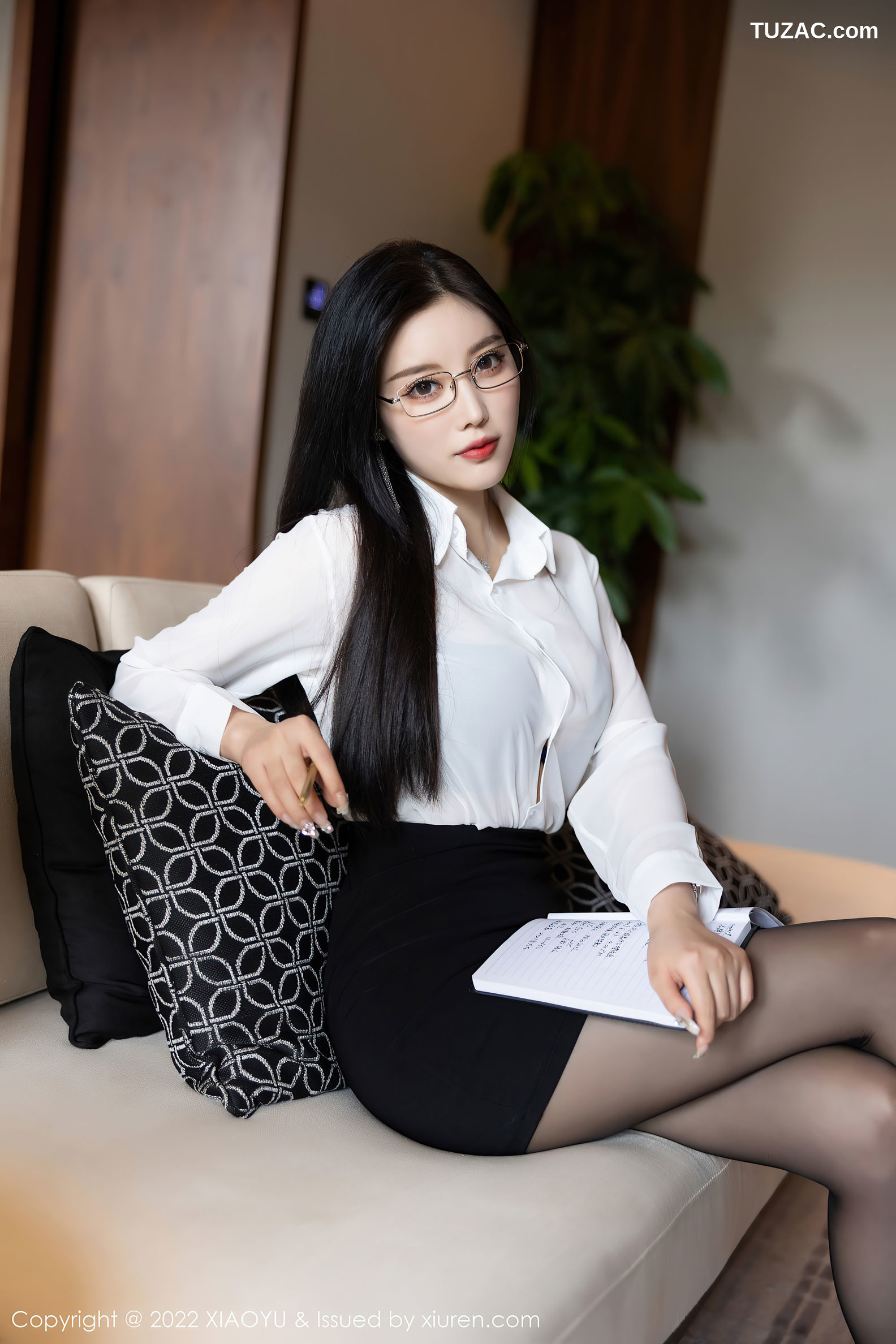 XiaoYu语画界-865-杨晨晨Yome-杭州旅拍白T黑短裙黑丝-2022.09.16