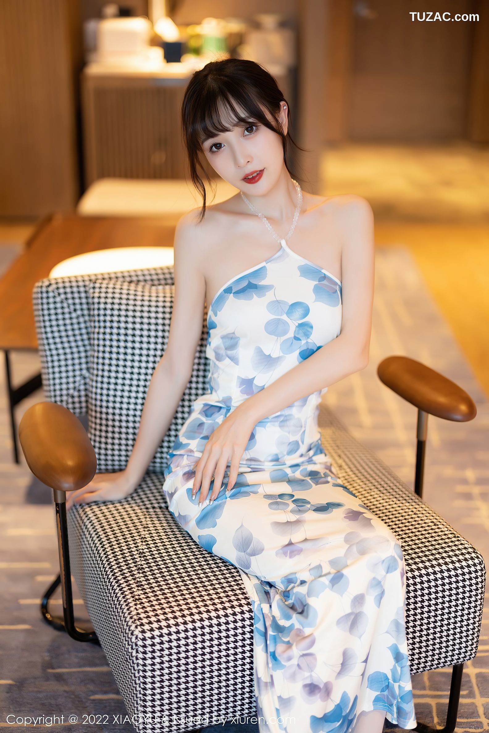 XiaoYu语画界-877-林星阑-露肩蓝印花连衣裙白丝袜-2022.10.09