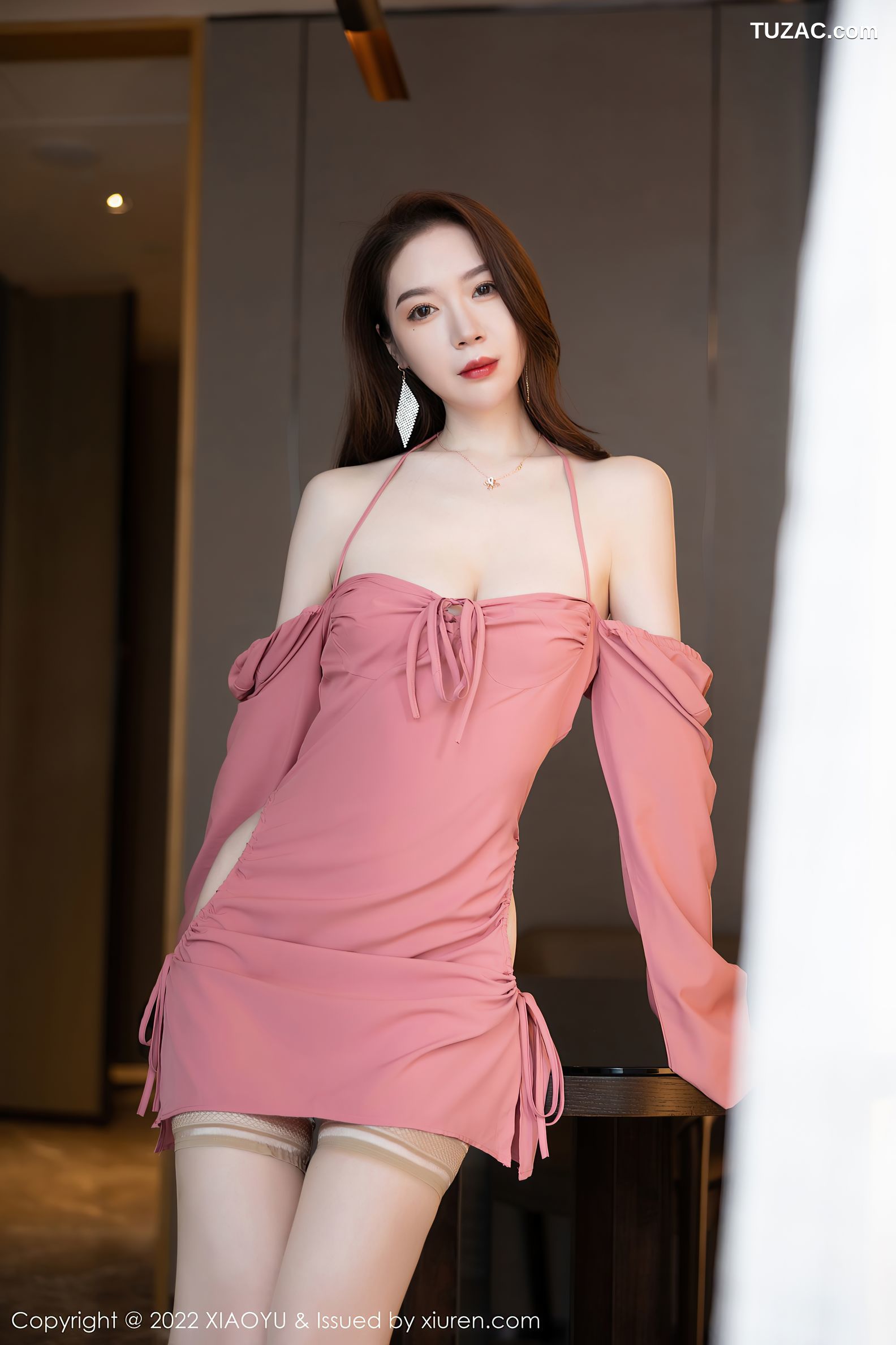 XiaoYu语画界-879-梦心玥-红灰色连衣裙-黑色比基尼-2022.10.11
