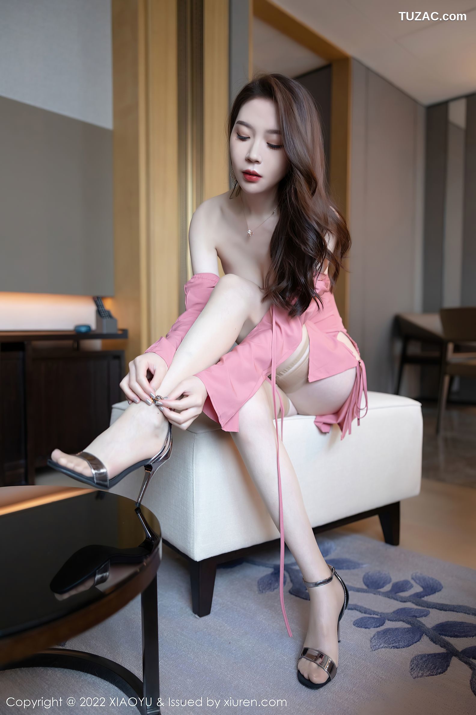 XiaoYu语画界-879-梦心玥-红灰色连衣裙-黑色比基尼-2022.10.11