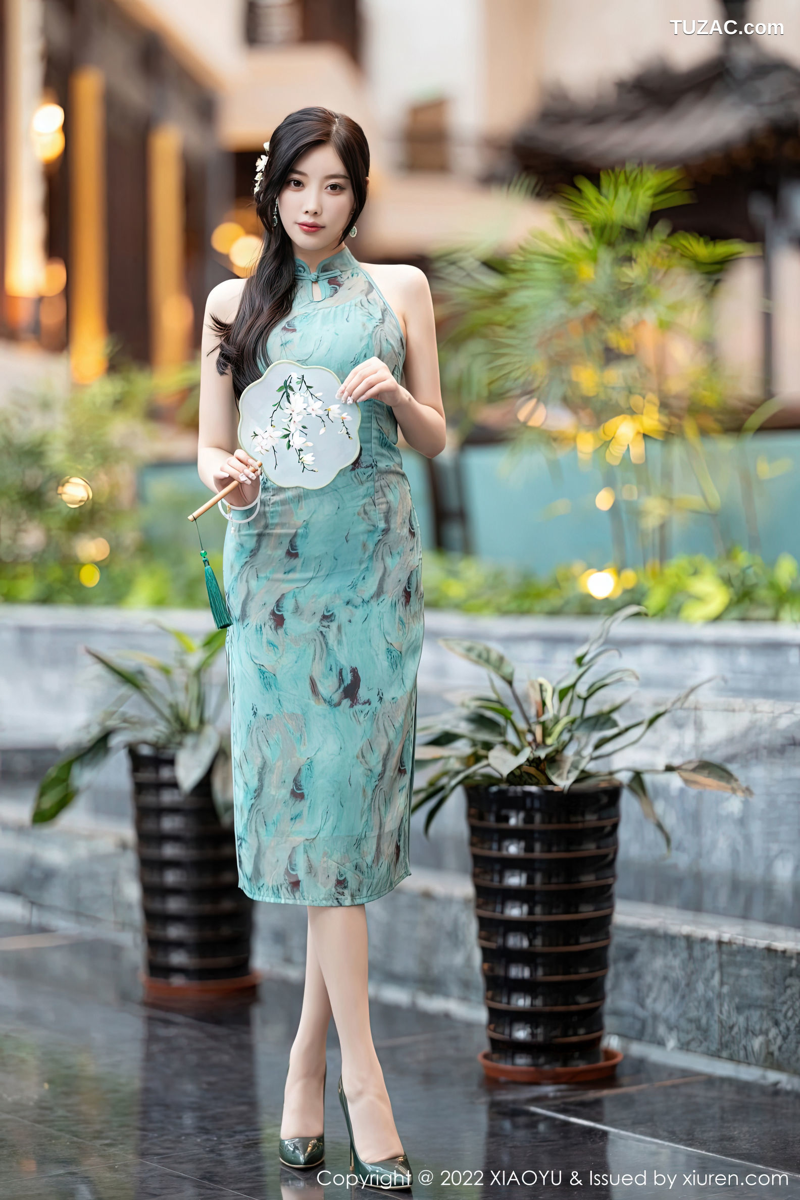 XiaoYu语画界-882-杨晨晨Yome-户外蓝暗色旗袍超薄肉丝-2022.10.14