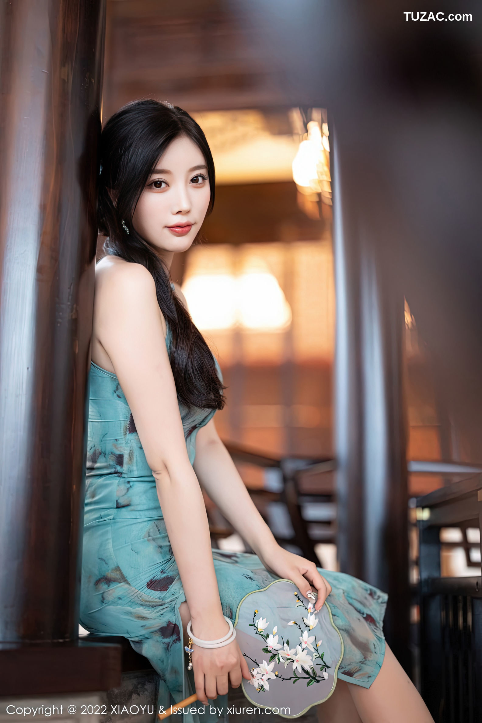 XiaoYu语画界-882-杨晨晨Yome-户外蓝暗色旗袍超薄肉丝-2022.10.14