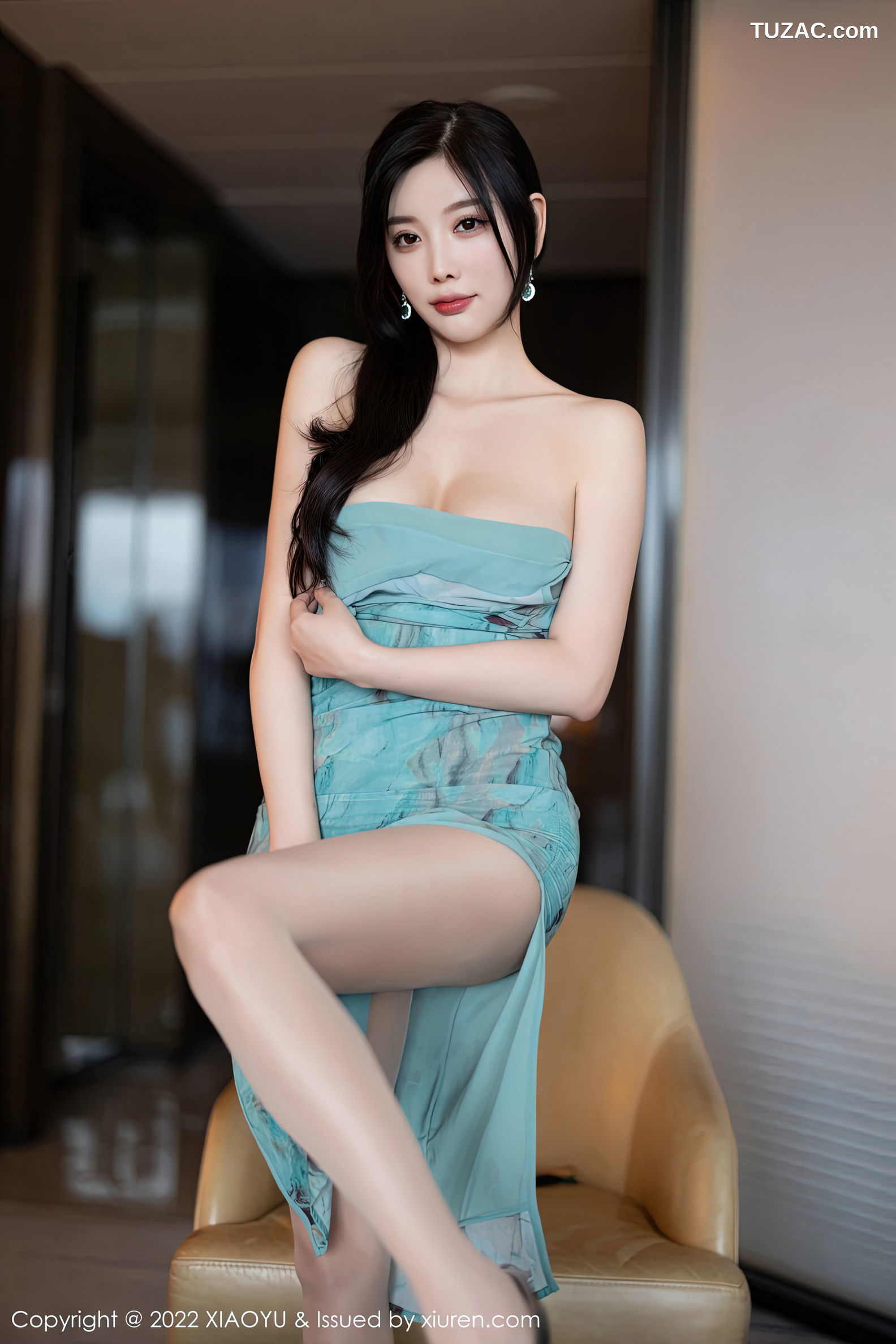 XiaoYu语画界-882-杨晨晨Yome-户外蓝暗色旗袍超薄肉丝-2022.10.14