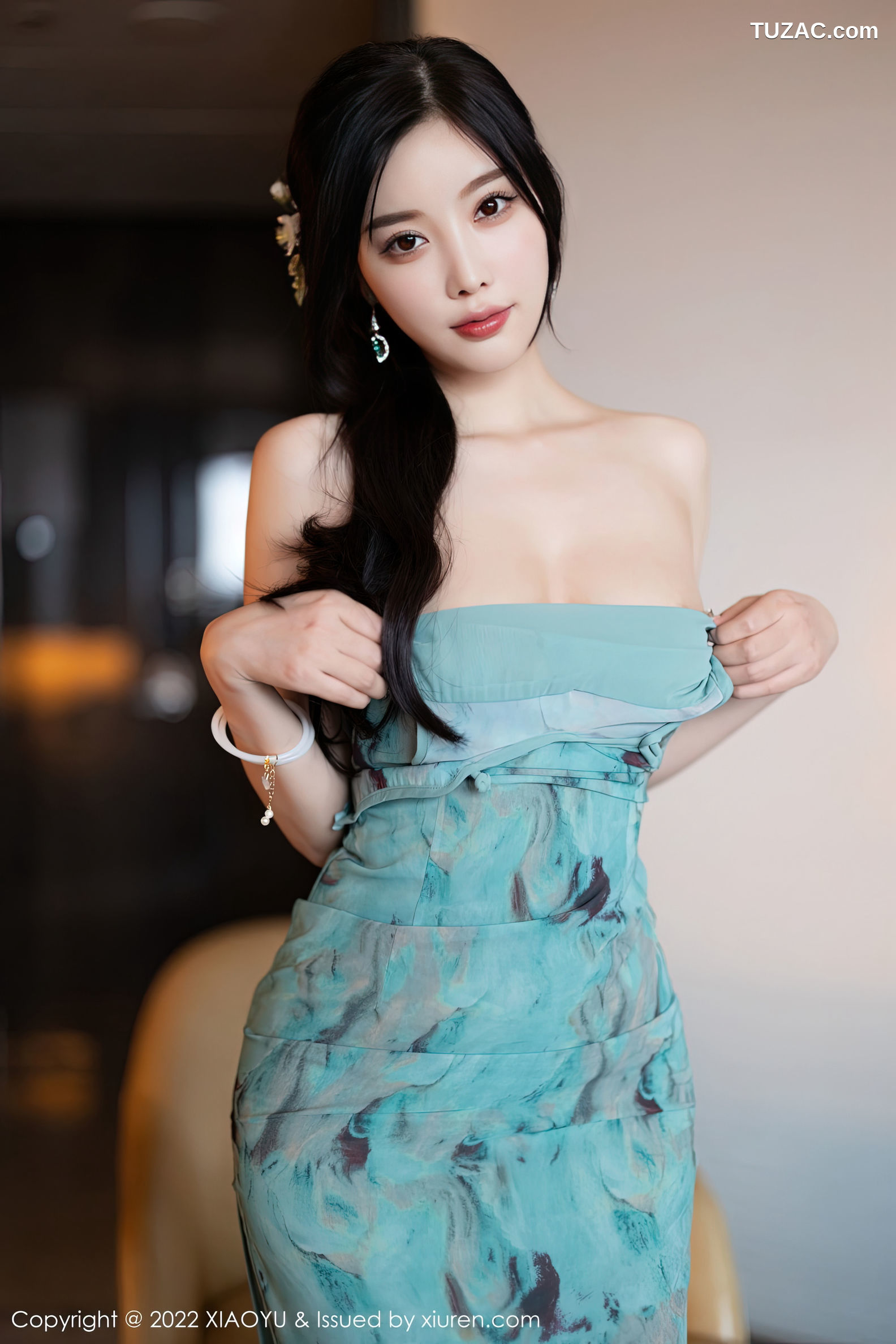 XiaoYu语画界-882-杨晨晨Yome-户外蓝暗色旗袍超薄肉丝-2022.10.14