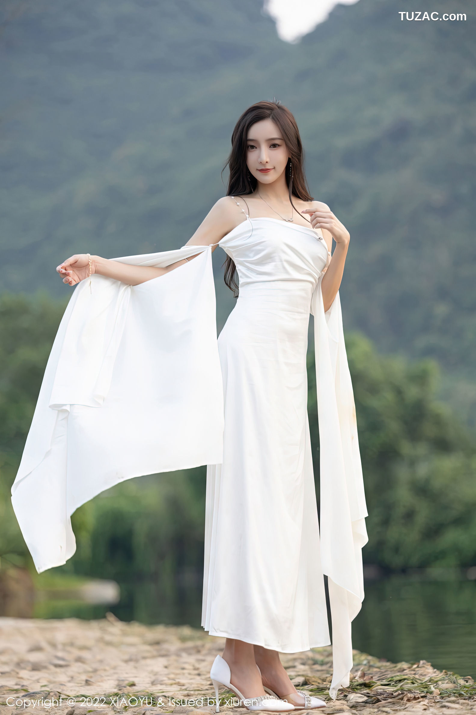 XiaoYu语画界-884-王馨瑶Yanni-杭州旅拍户外白色蕾丝内衣白色丝袜-2022.10.18