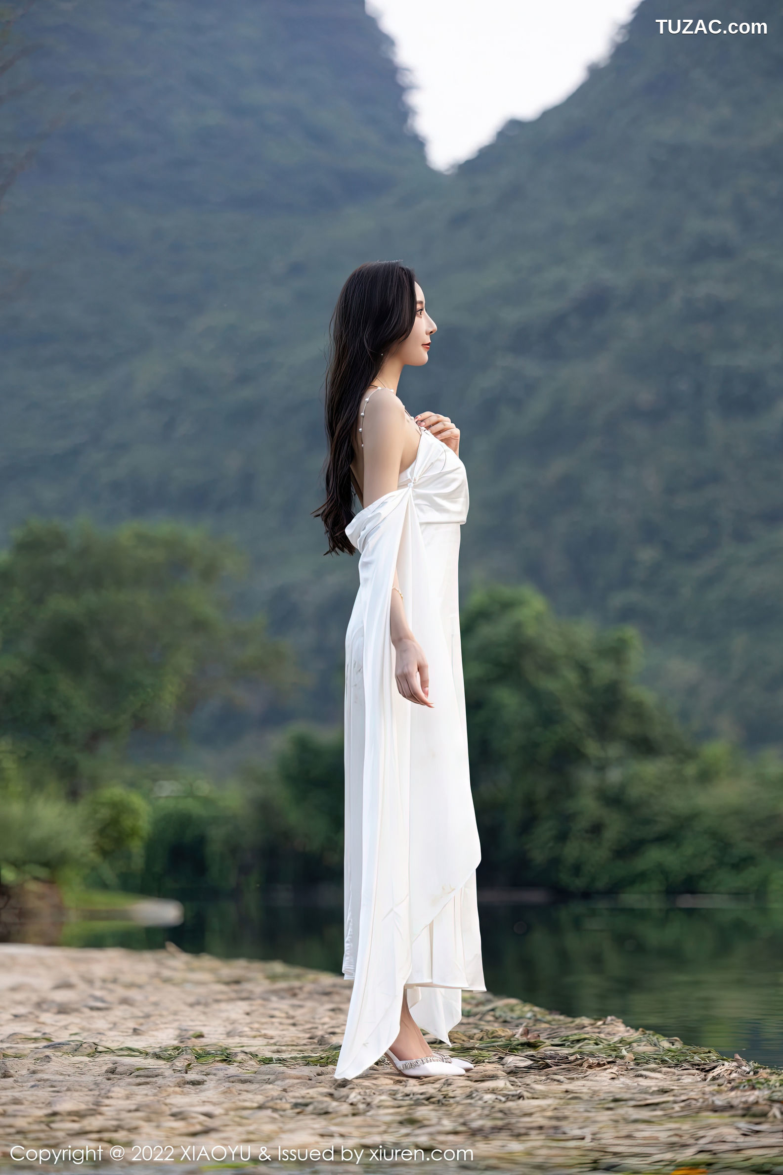 XiaoYu语画界-884-王馨瑶Yanni-杭州旅拍户外白色蕾丝内衣白色丝袜-2022.10.18
