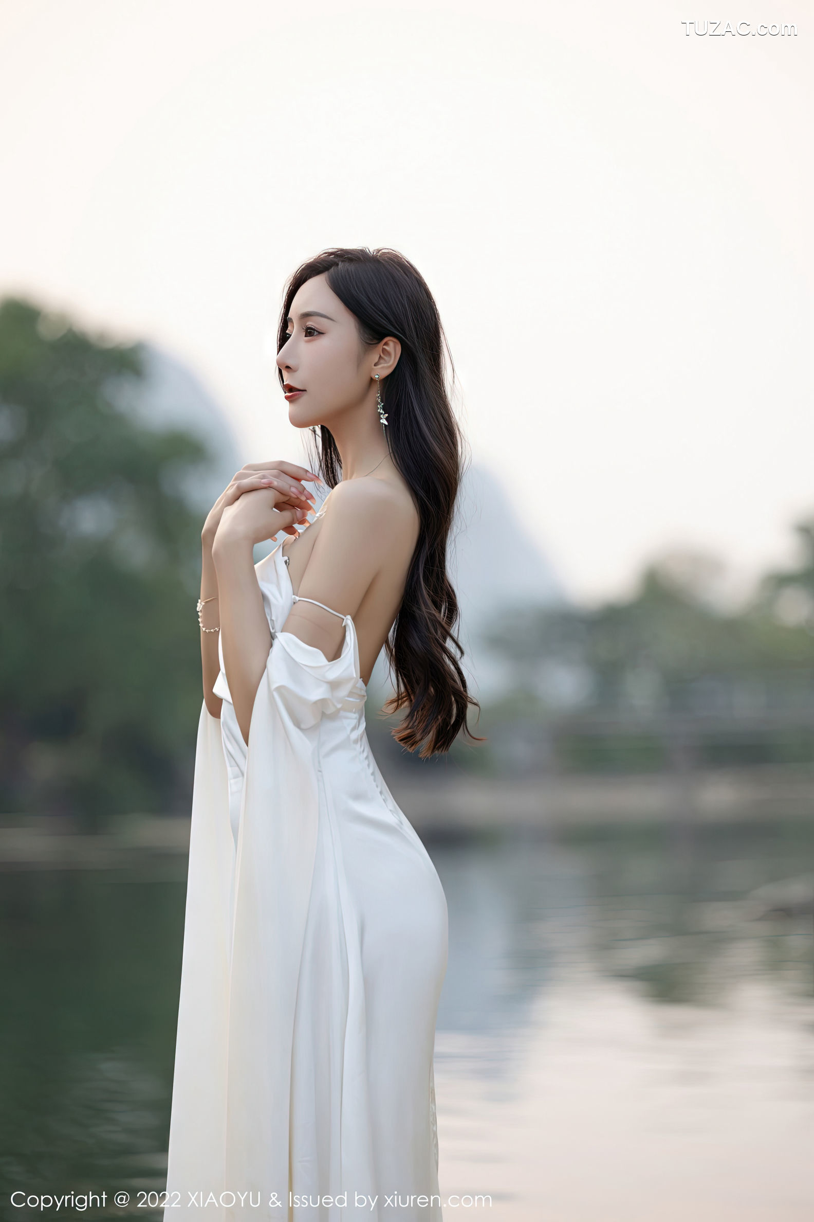 XiaoYu语画界-884-王馨瑶Yanni-杭州旅拍户外白色蕾丝内衣白色丝袜-2022.10.18