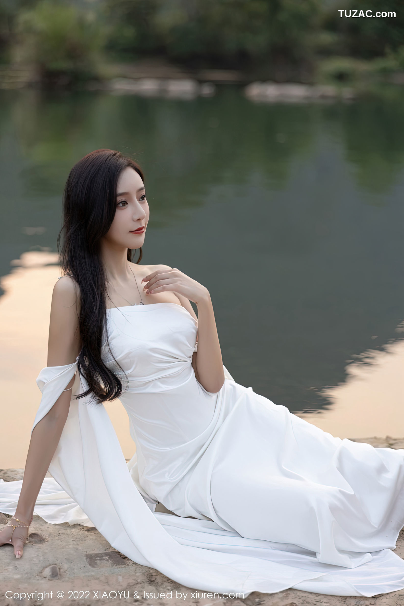 XiaoYu语画界-884-王馨瑶Yanni-杭州旅拍户外白色蕾丝内衣白色丝袜-2022.10.18