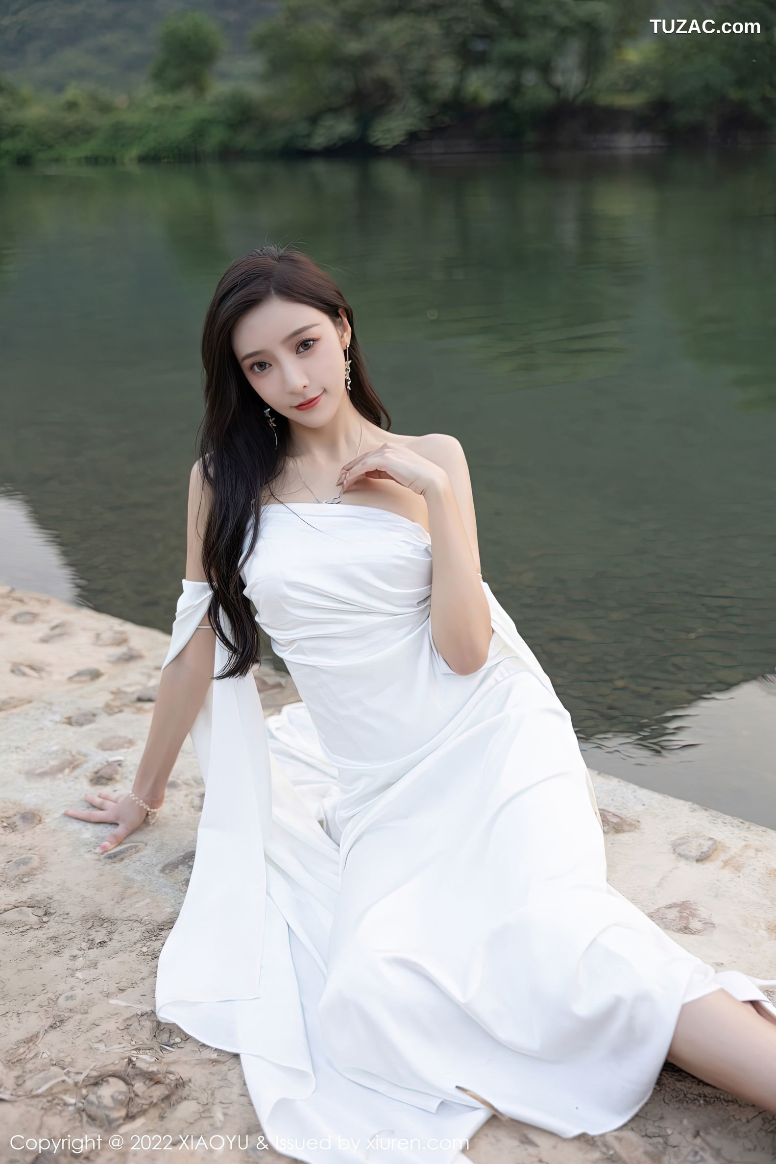 XiaoYu语画界-884-王馨瑶Yanni-杭州旅拍户外白色蕾丝内衣白色丝袜-2022.10.18