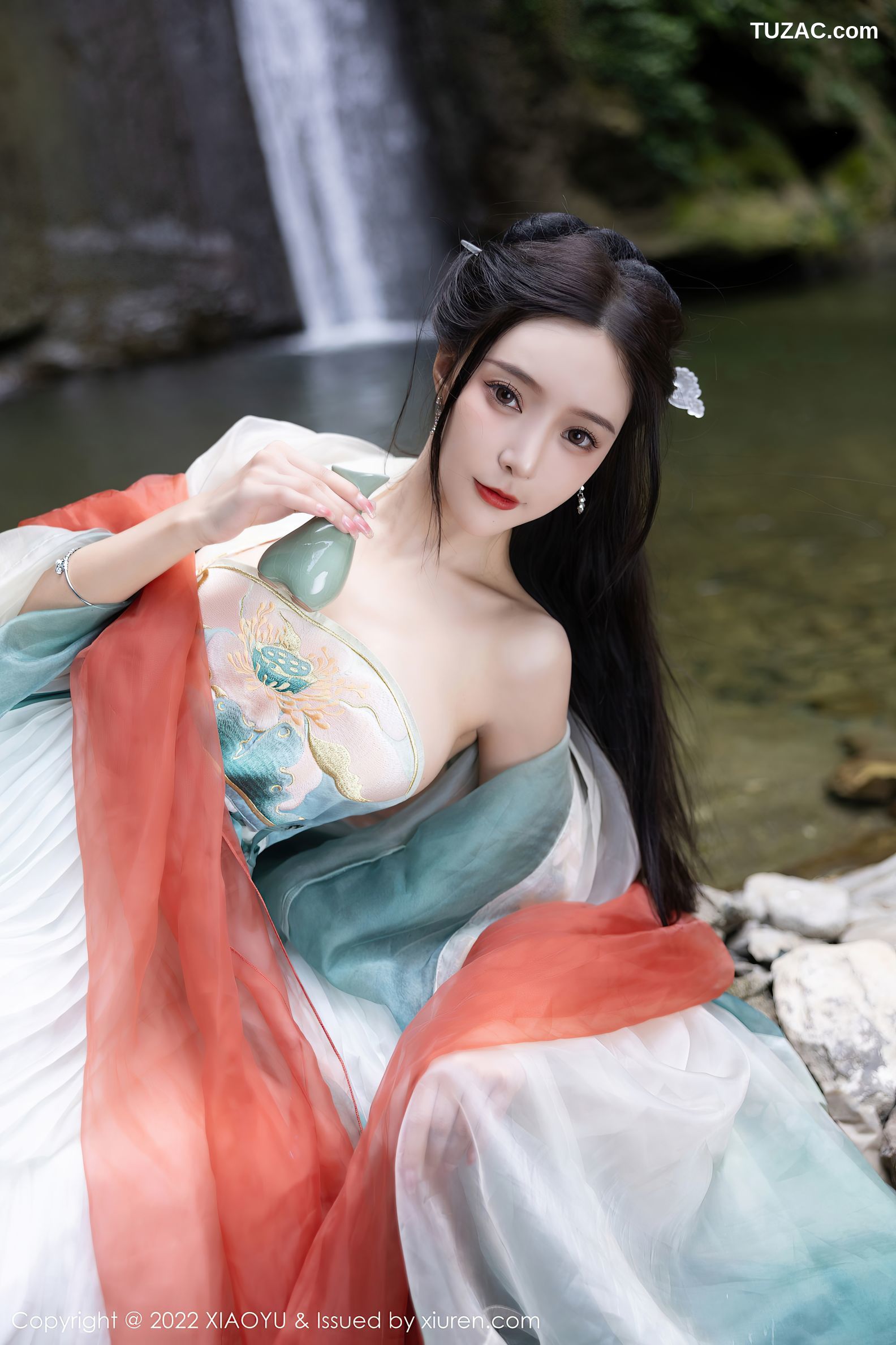 XiaoYu语画界-889-王馨瑶Yanni-杭州旅拍户外场景浅色古装服-2022.10.25