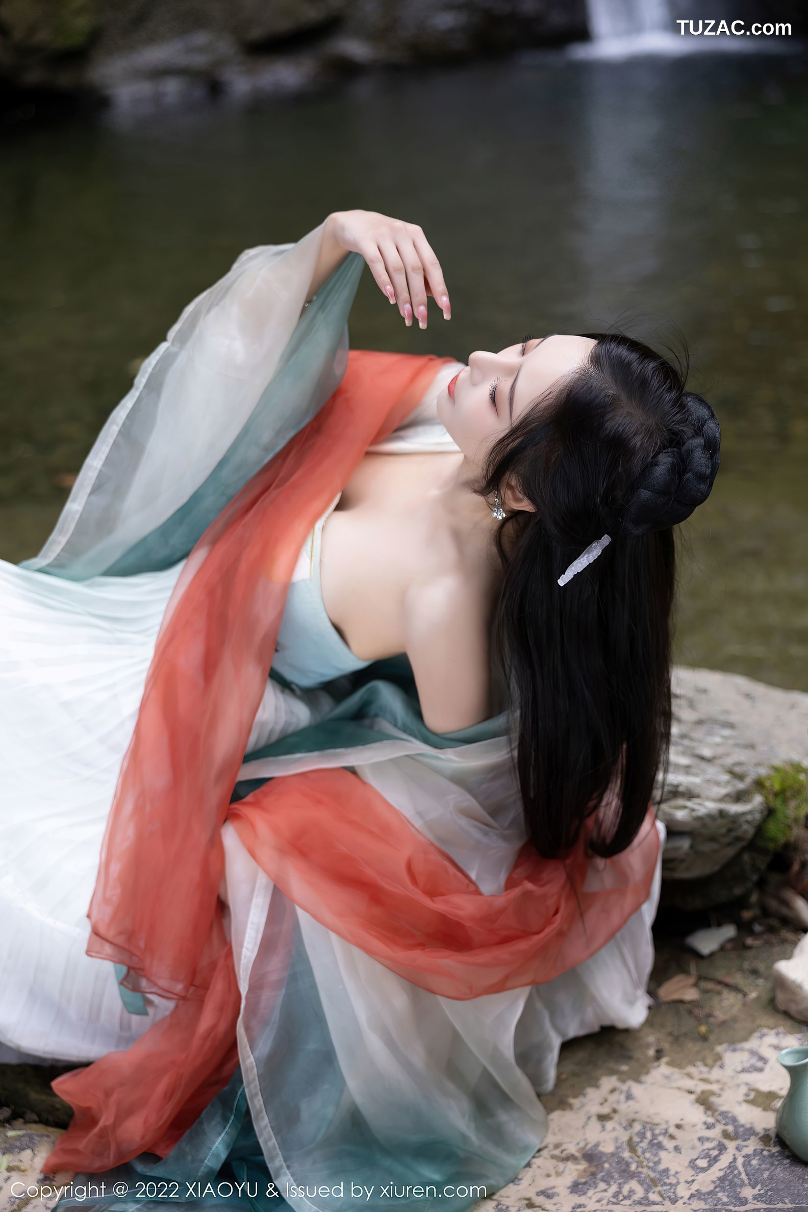 XiaoYu语画界-889-王馨瑶Yanni-杭州旅拍户外场景浅色古装服-2022.10.25