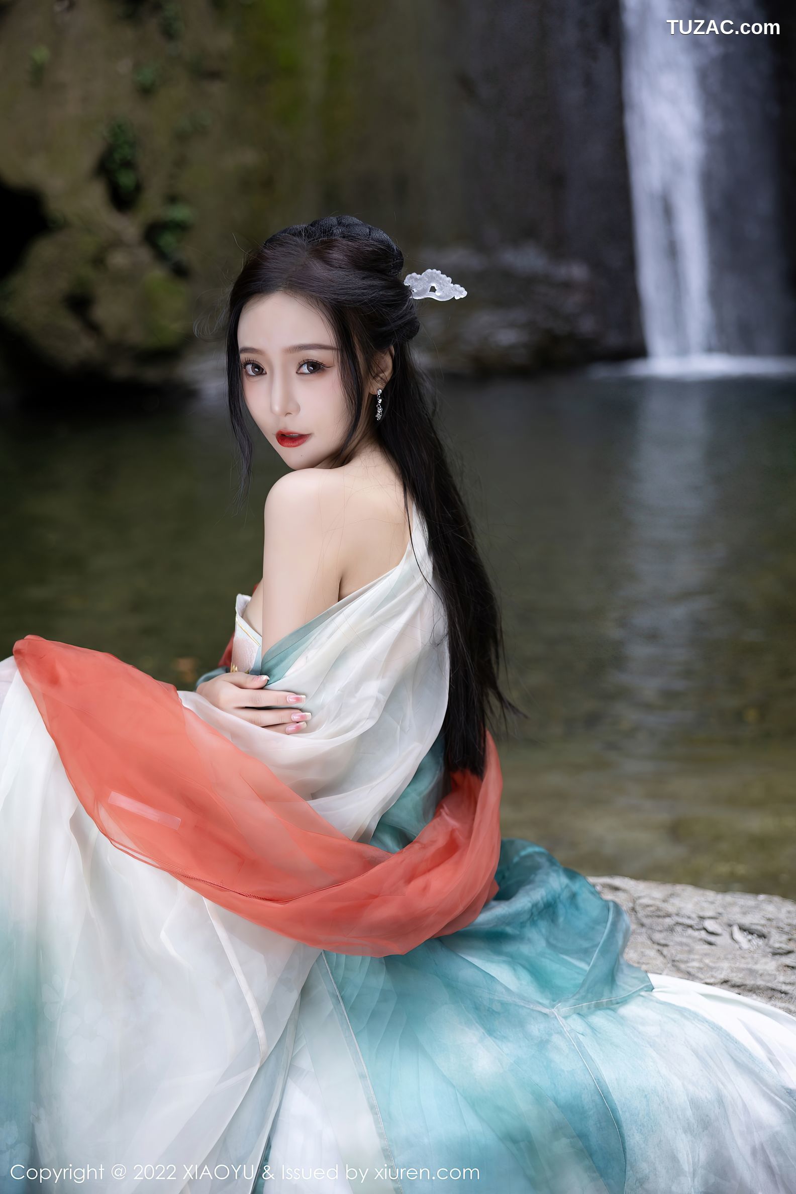 XiaoYu语画界-889-王馨瑶Yanni-杭州旅拍户外场景浅色古装服-2022.10.25