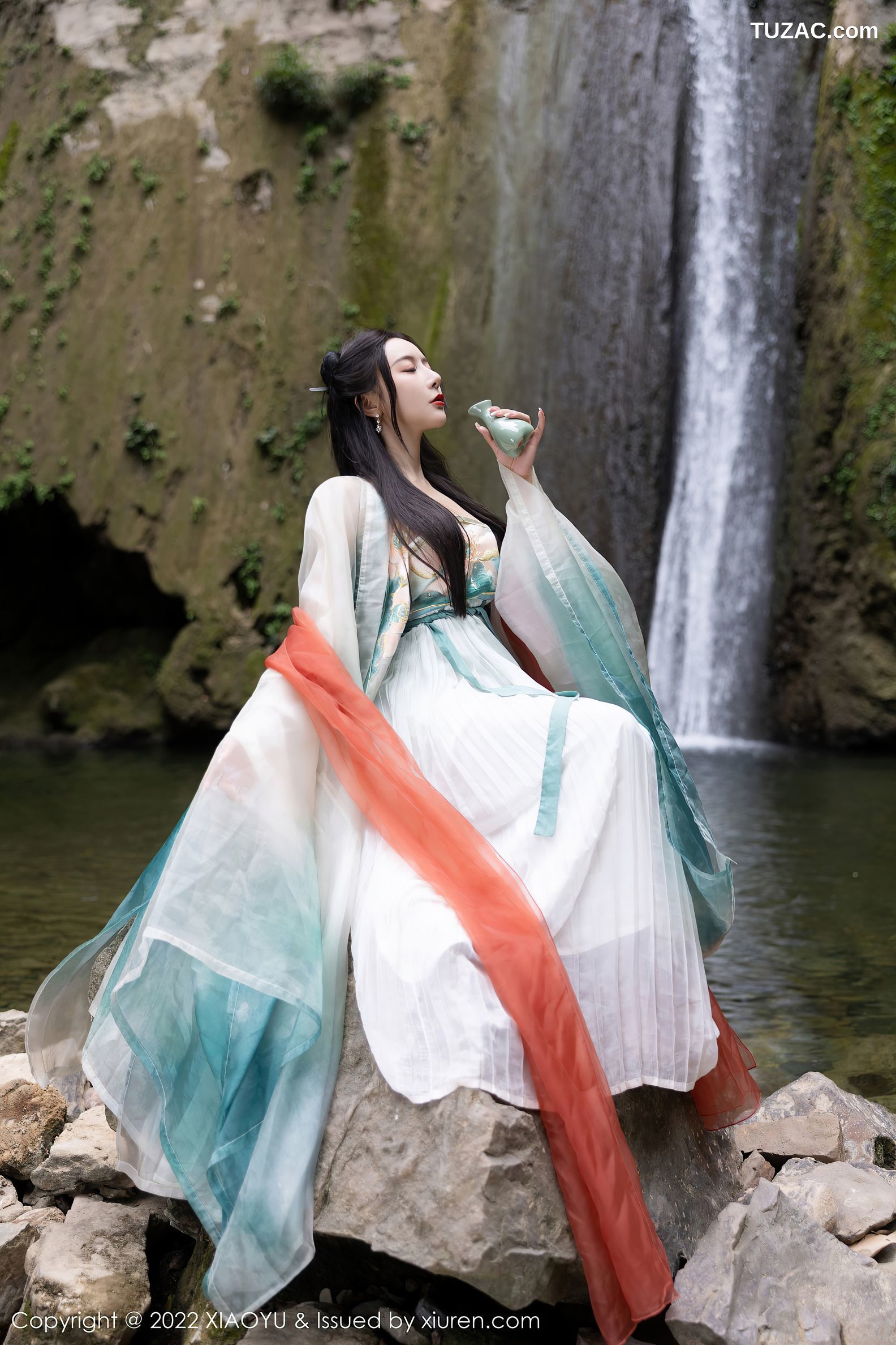 XiaoYu语画界-889-王馨瑶Yanni-杭州旅拍户外场景浅色古装服-2022.10.25