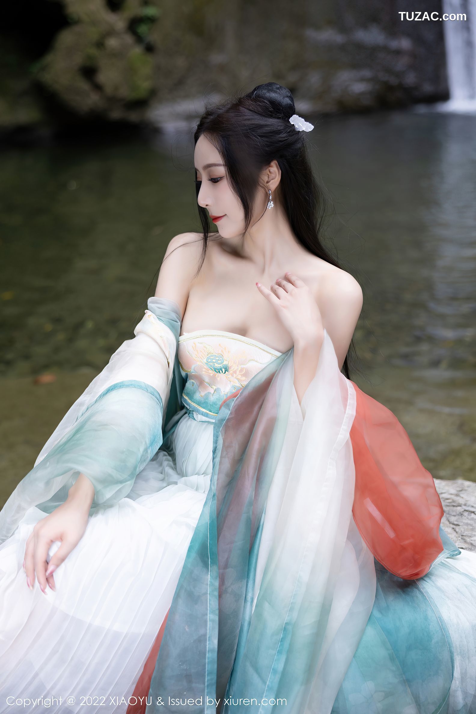 XiaoYu语画界-889-王馨瑶Yanni-杭州旅拍户外场景浅色古装服-2022.10.25