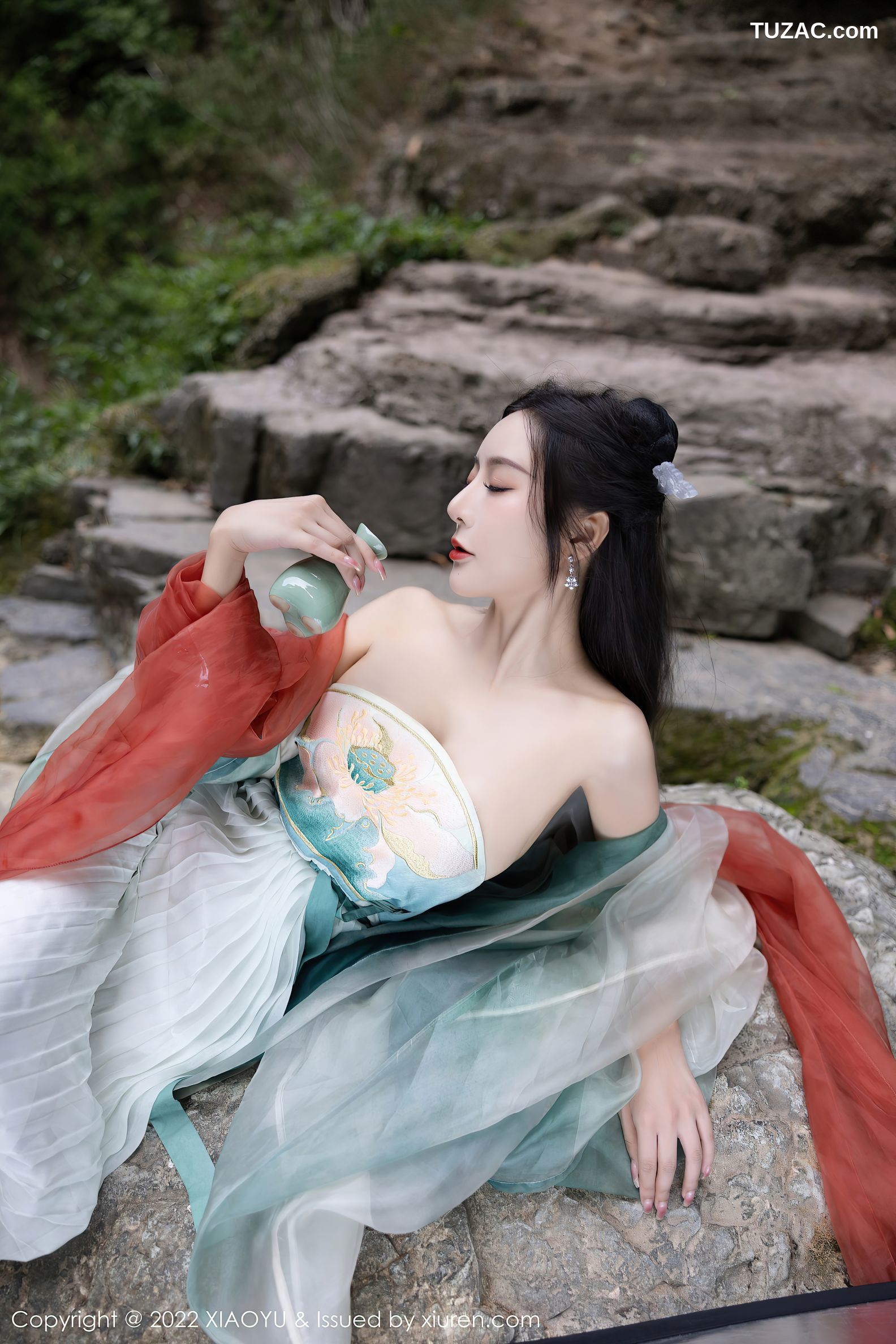 XiaoYu语画界-889-王馨瑶Yanni-杭州旅拍户外场景浅色古装服-2022.10.25