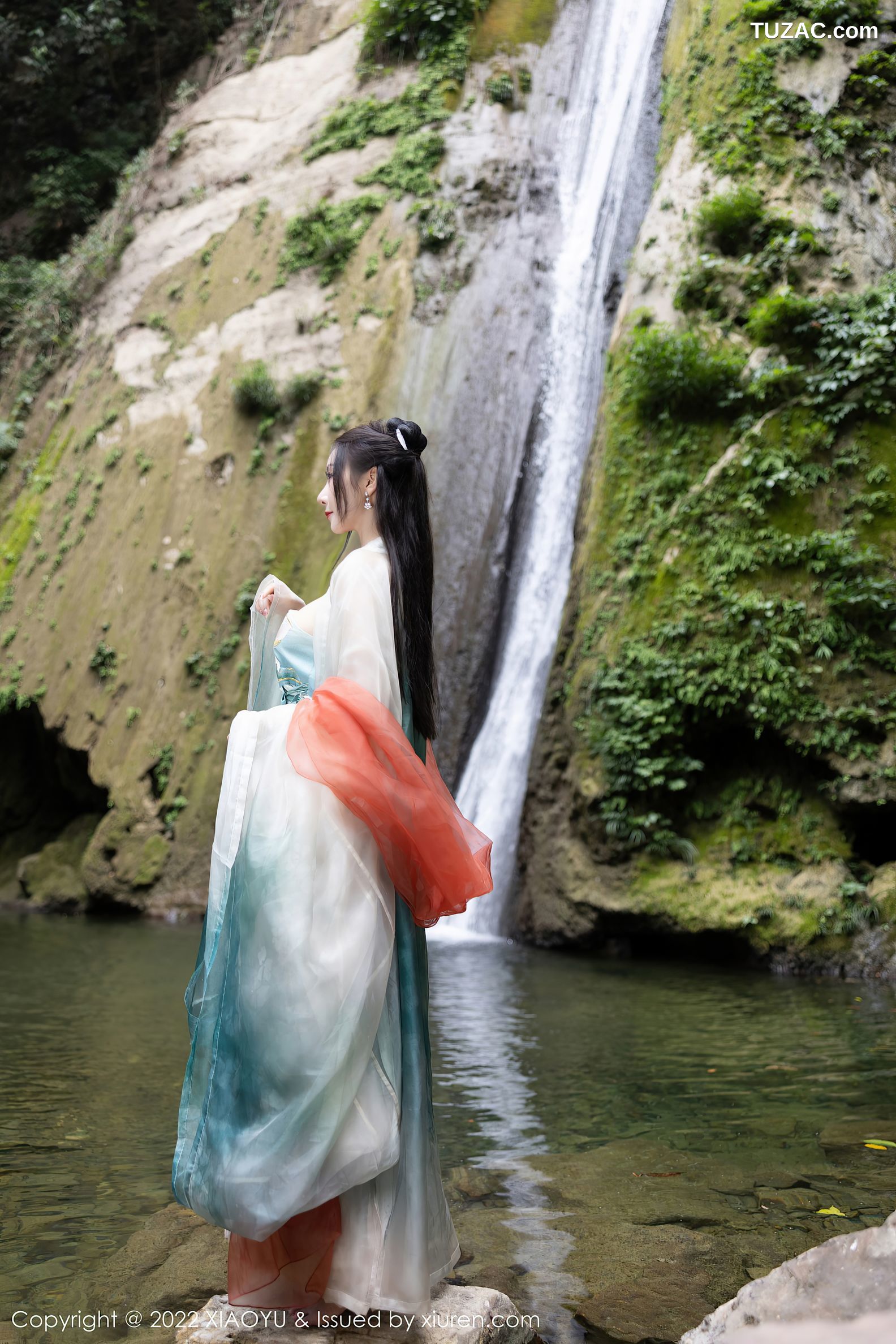 XiaoYu语画界-889-王馨瑶Yanni-杭州旅拍户外场景浅色古装服-2022.10.25