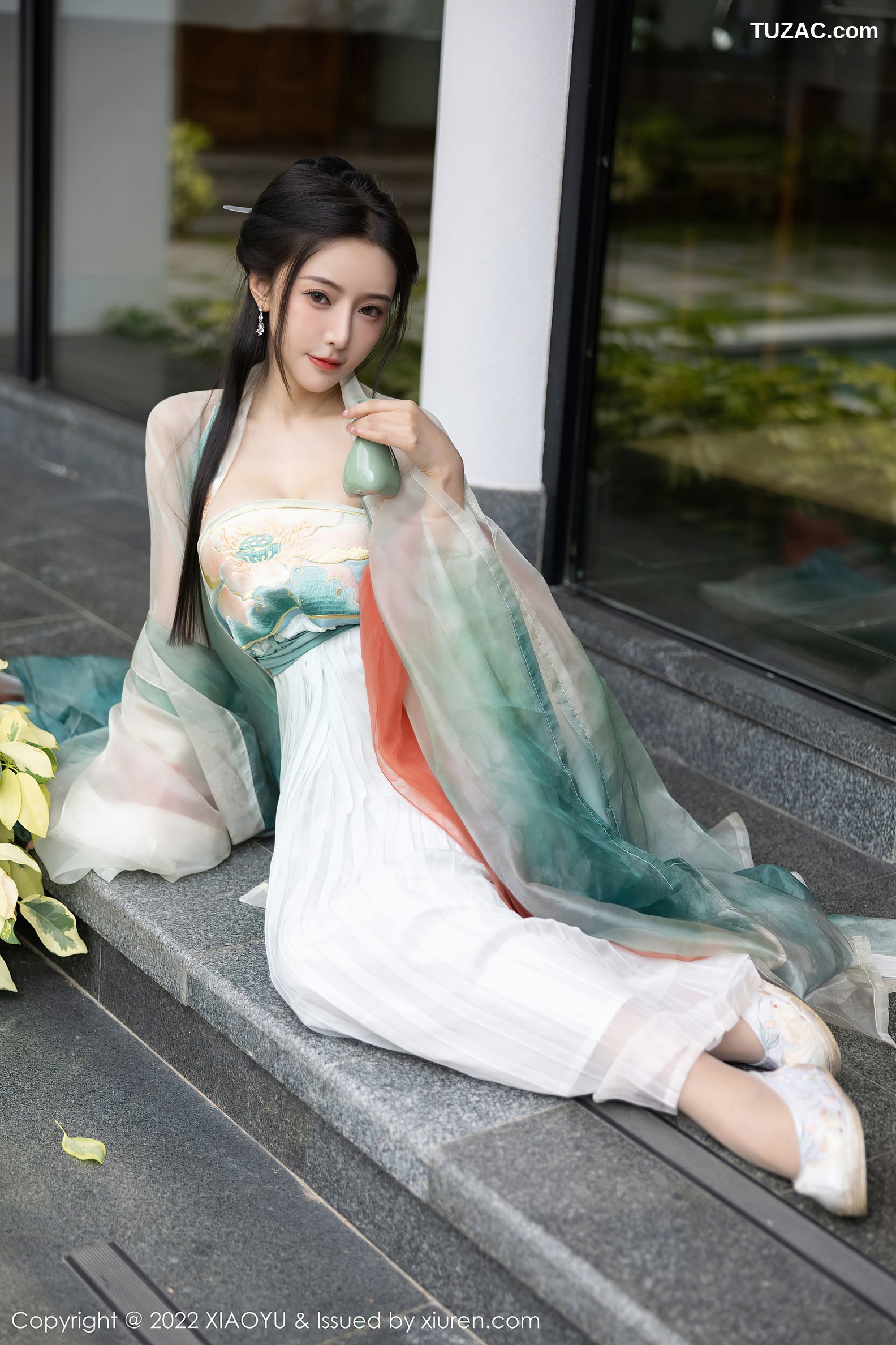 XiaoYu语画界-889-王馨瑶Yanni-杭州旅拍户外场景浅色古装服-2022.10.25