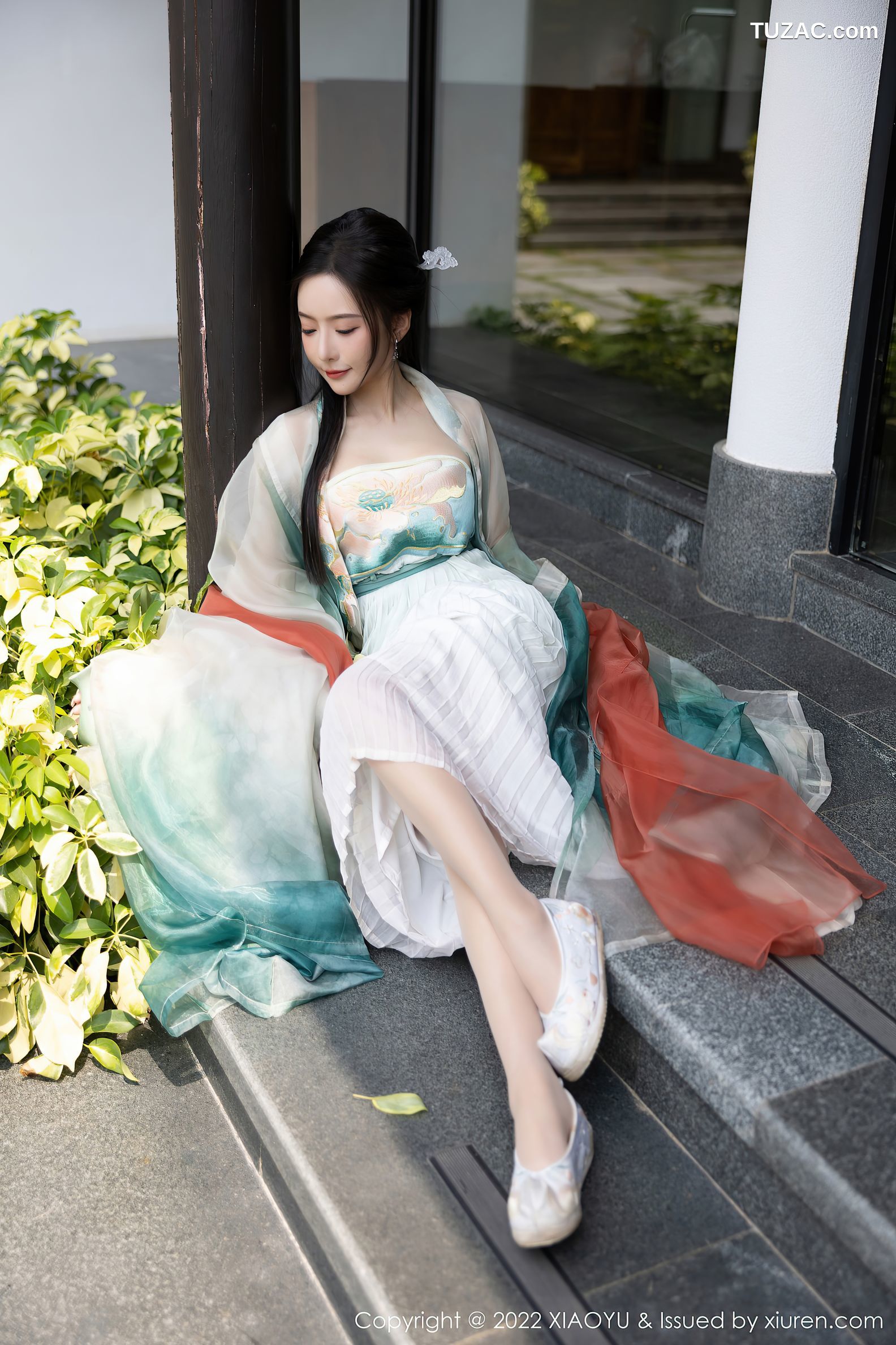 XiaoYu语画界-889-王馨瑶Yanni-杭州旅拍户外场景浅色古装服-2022.10.25