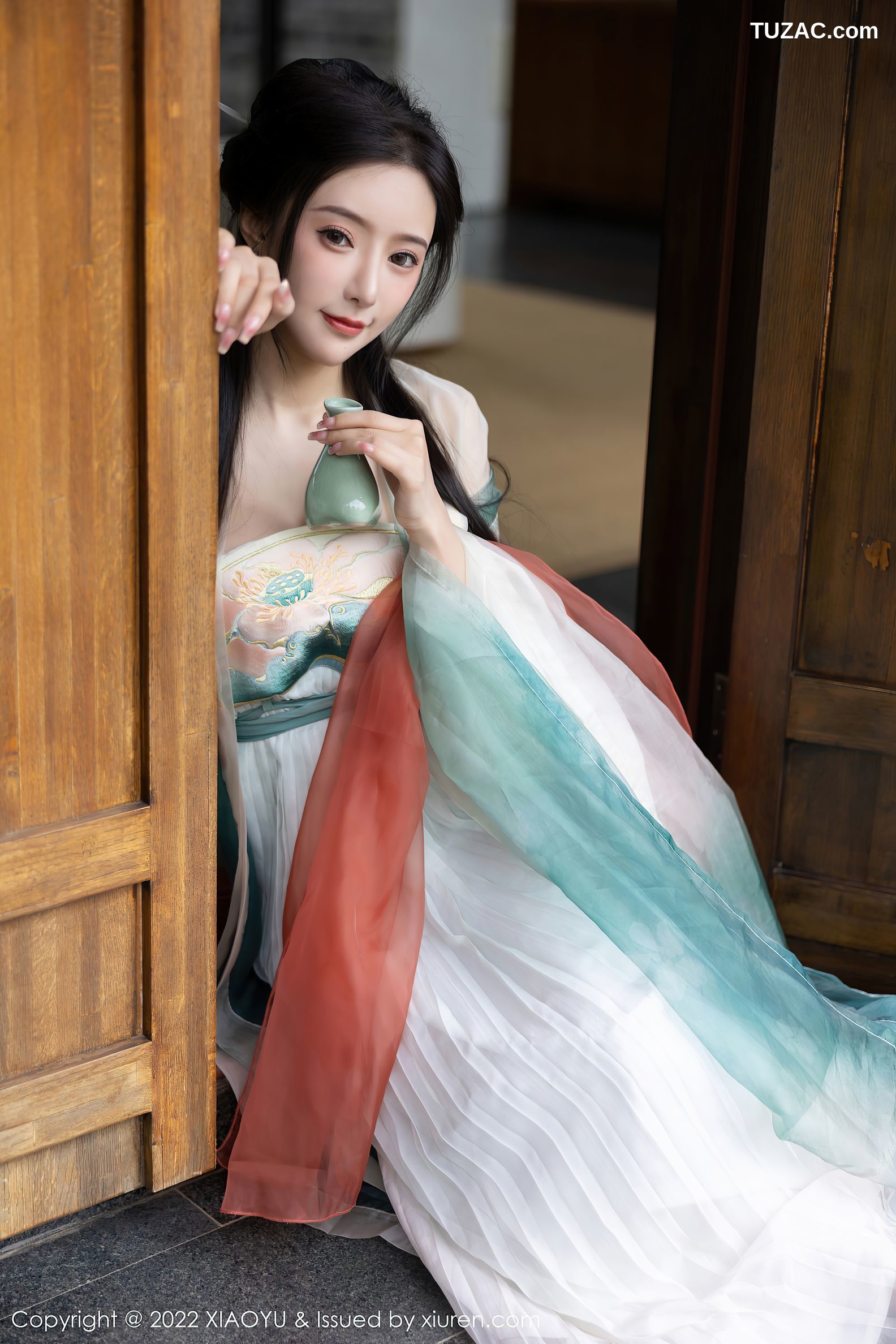 XiaoYu语画界-889-王馨瑶Yanni-杭州旅拍户外场景浅色古装服-2022.10.25