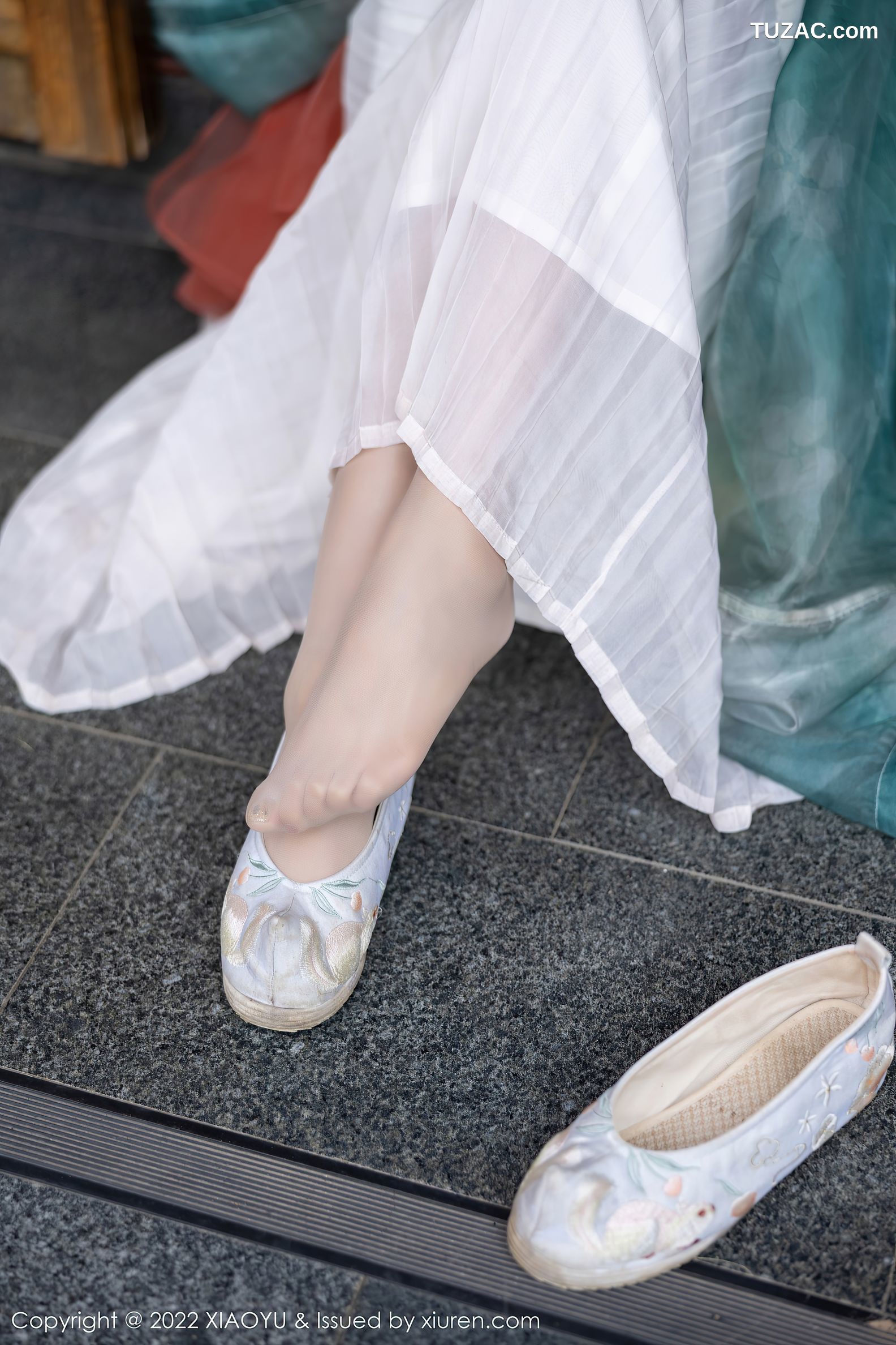 XiaoYu语画界-889-王馨瑶Yanni-杭州旅拍户外场景浅色古装服-2022.10.25