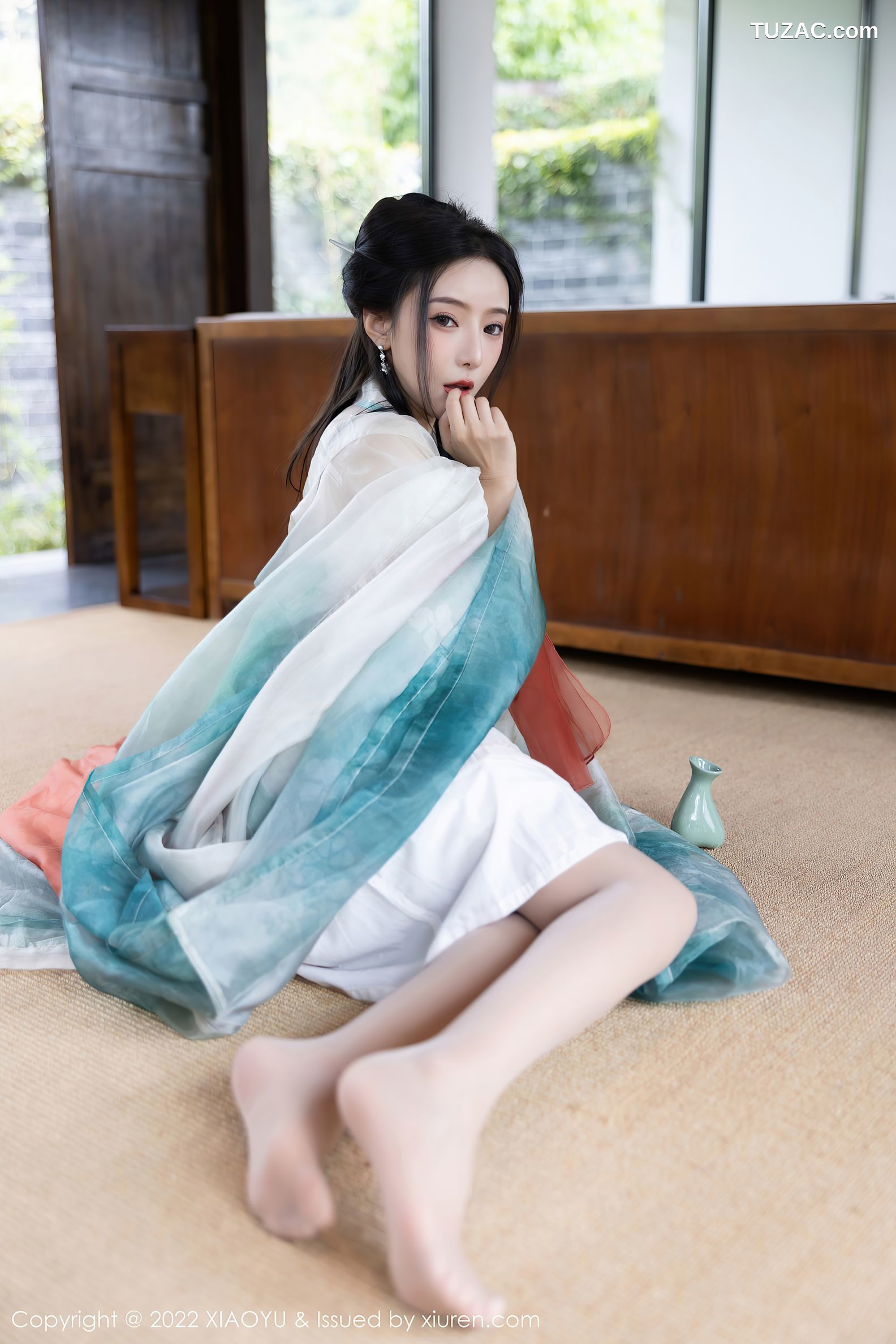 XiaoYu语画界-889-王馨瑶Yanni-杭州旅拍户外场景浅色古装服-2022.10.25