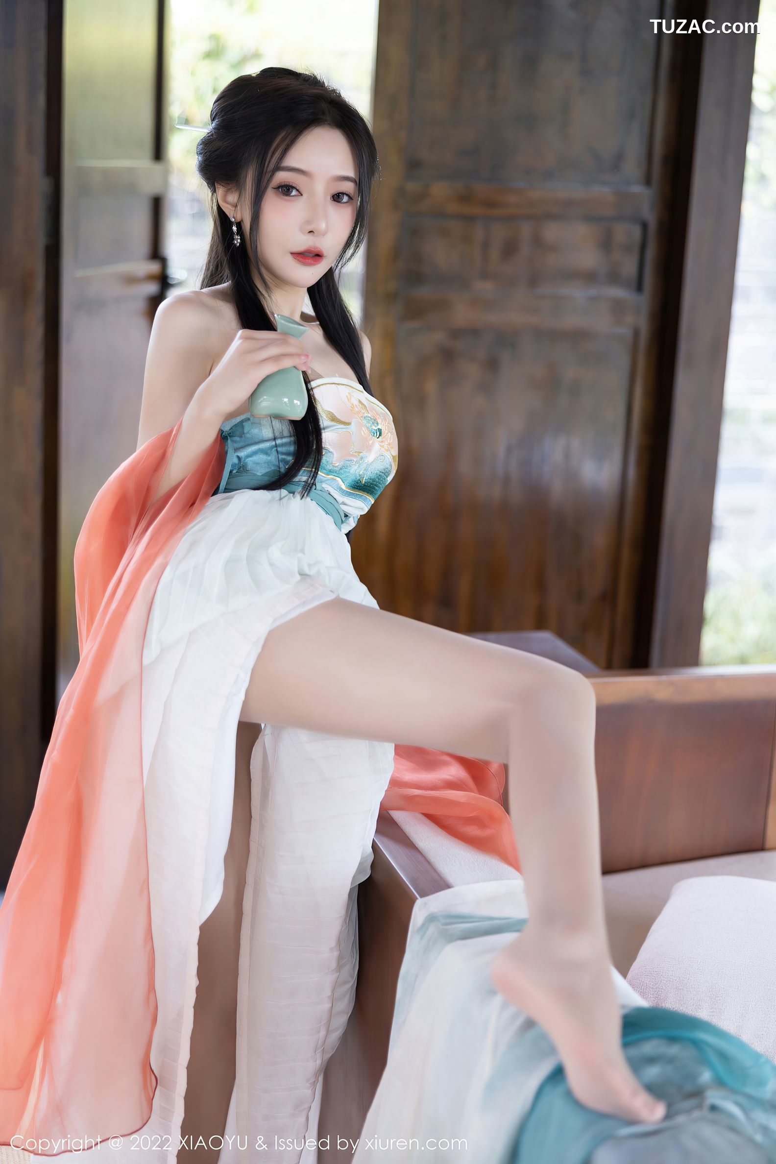 XiaoYu语画界-889-王馨瑶Yanni-杭州旅拍户外场景浅色古装服-2022.10.25