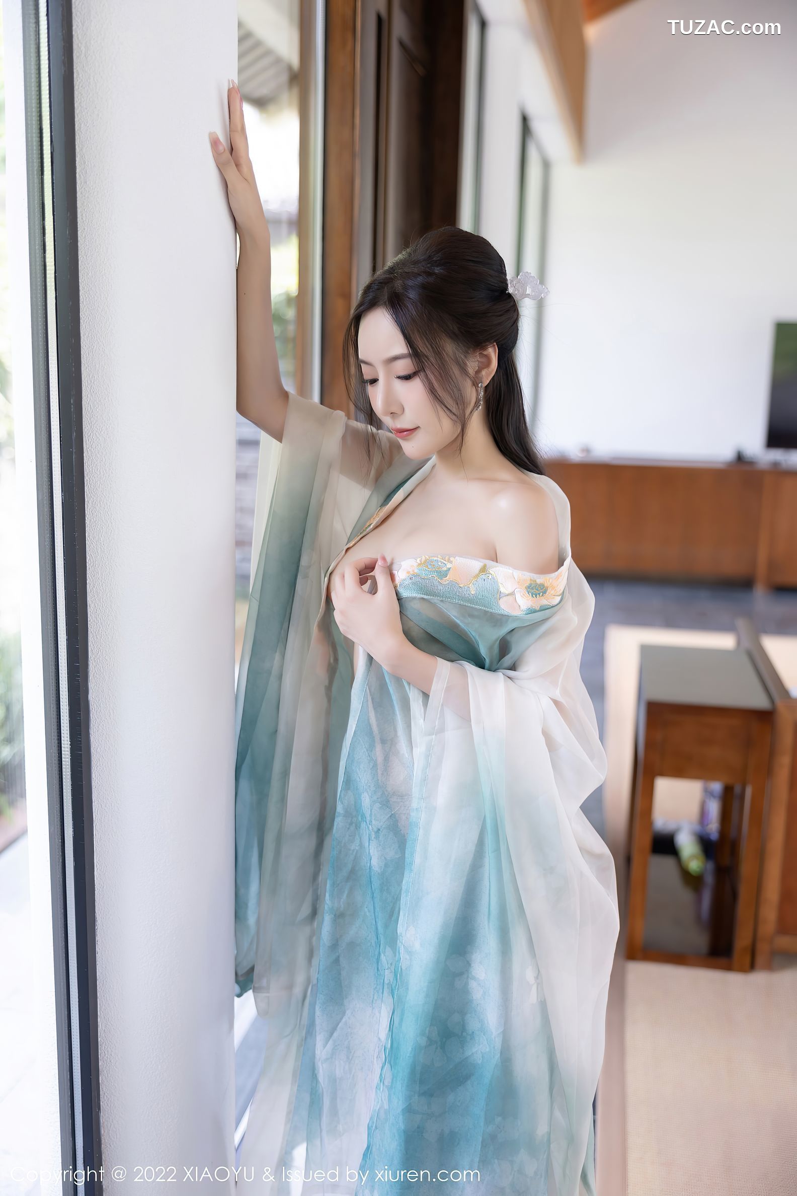 XiaoYu语画界-889-王馨瑶Yanni-杭州旅拍户外场景浅色古装服-2022.10.25