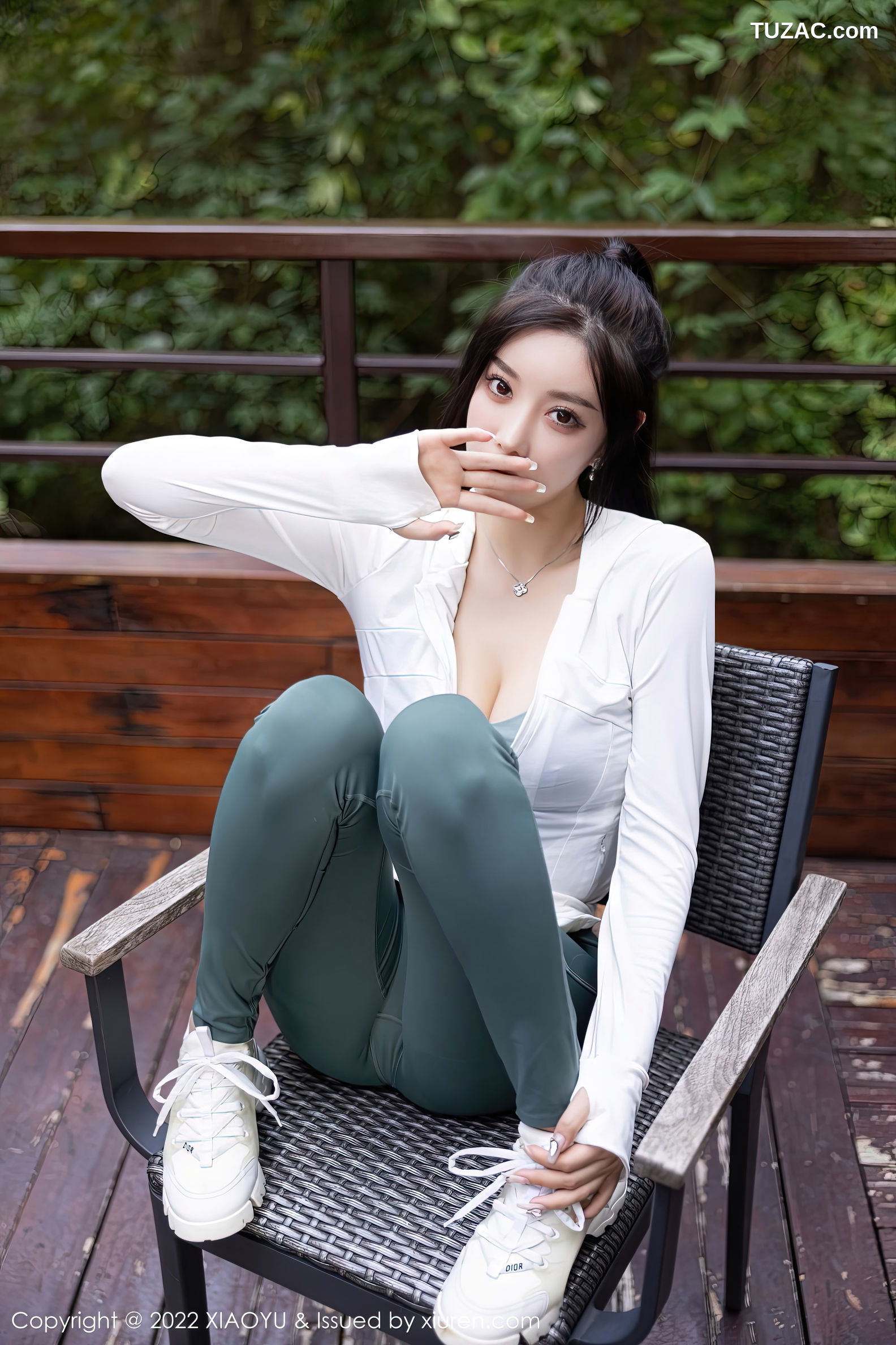 XiaoYu语画界-892-杨晨晨Yome-白色外衣紧身长裤-2022.10.28