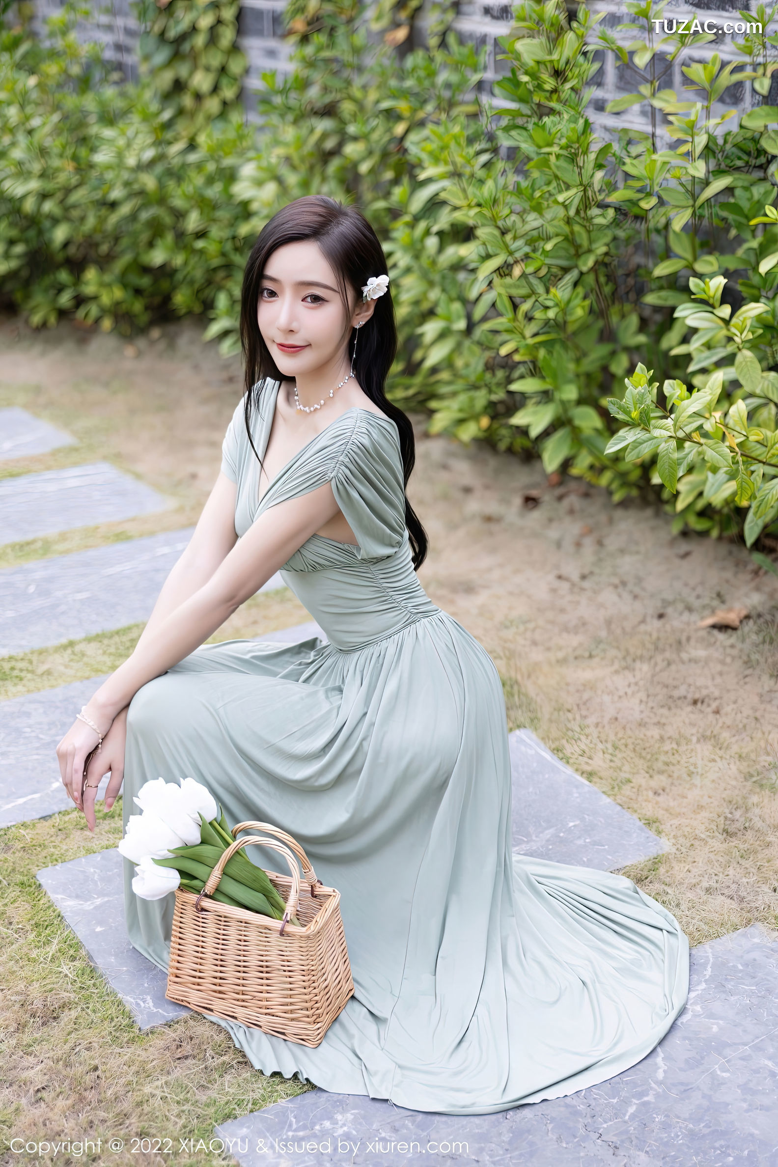 XiaoYu语画界-896-王馨瑶Yanni-杭州旅拍灰绿色连衣裙-白色比基尼-2022.11.03