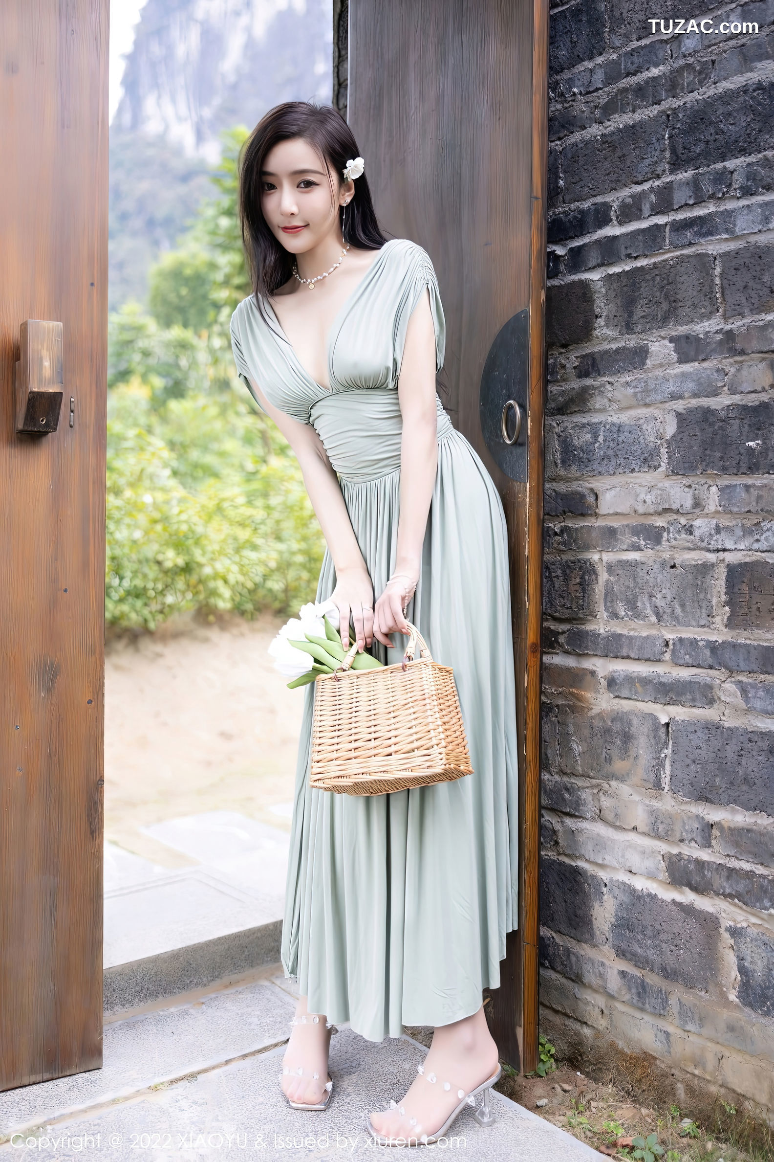 XiaoYu语画界-896-王馨瑶Yanni-杭州旅拍灰绿色连衣裙-白色比基尼-2022.11.03