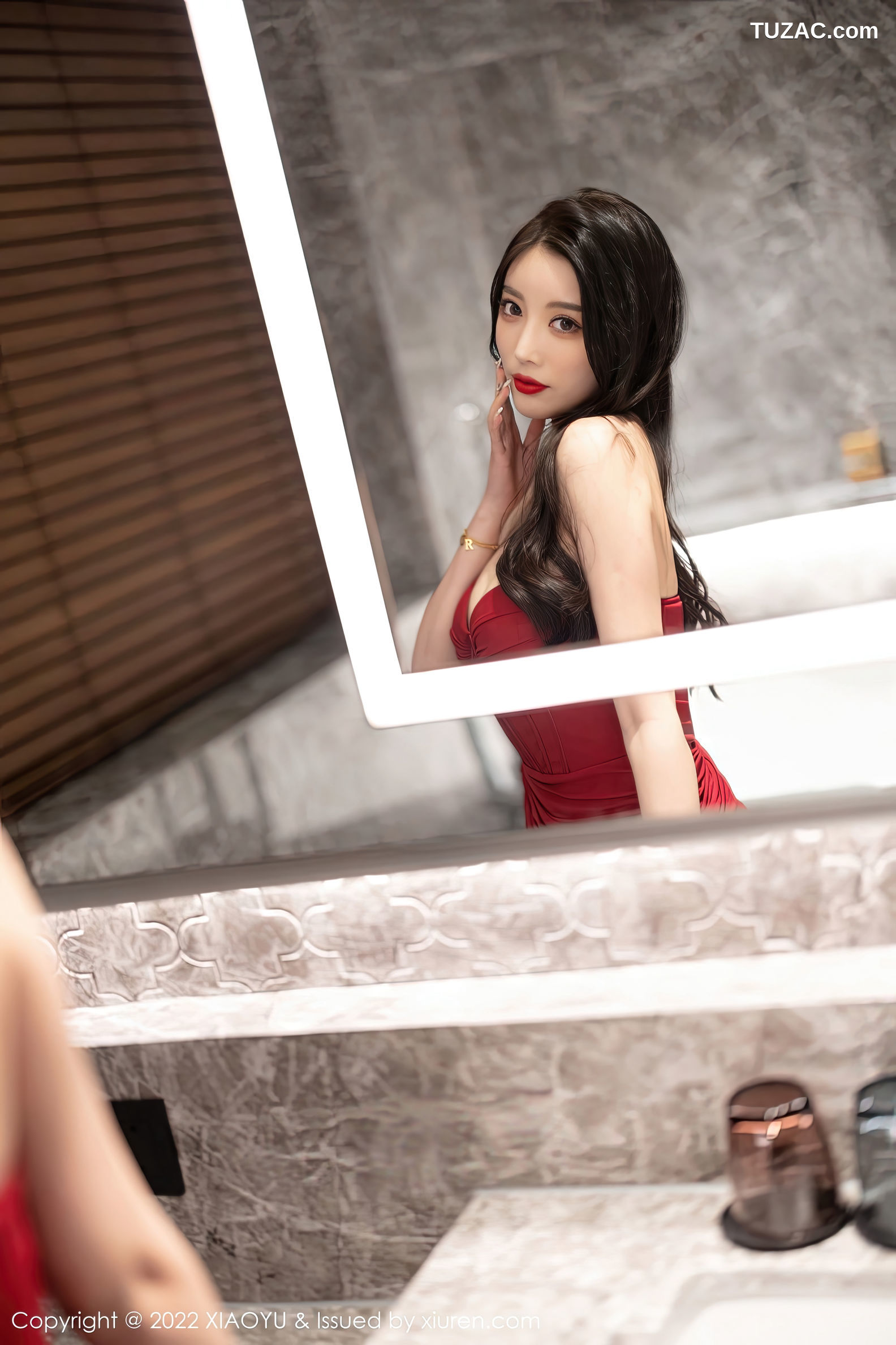 XiaoYu语画界-902-杨晨晨Yome-杭州旅拍红色低胸吊带裙黑丝-2022.11.11