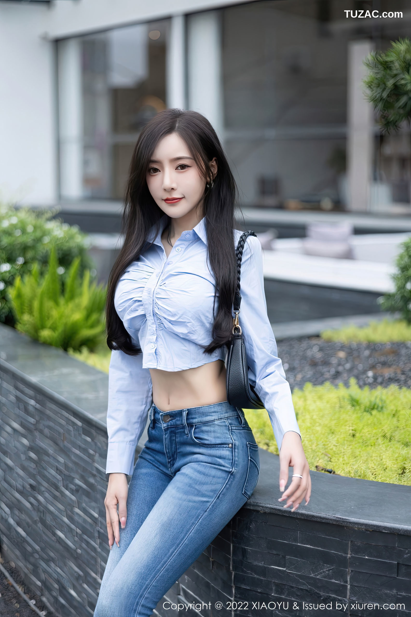 XiaoYu语画界-904-王馨瑶Yanni-杭州旅拍浅蓝T恤牛仔裤白色内衣-2022.11.15