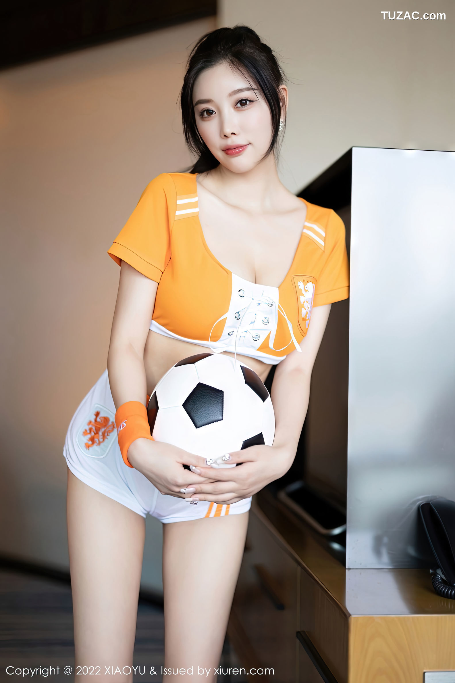 XiaoYu语画界-907-杨晨晨Yome-足球宝贝主题橙色运动服饰-2022.11.18