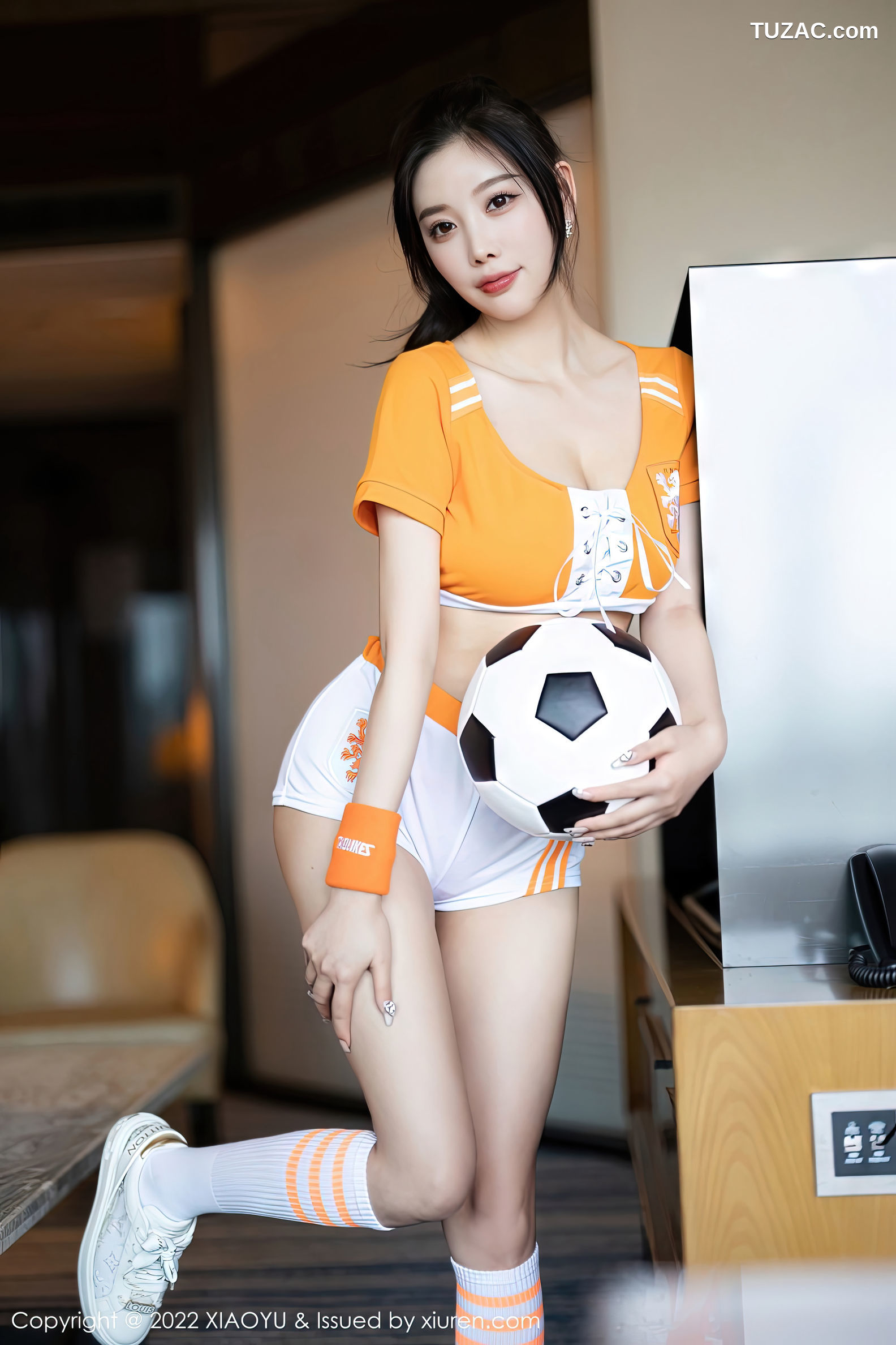 XiaoYu语画界-907-杨晨晨Yome-足球宝贝主题橙色运动服饰-2022.11.18
