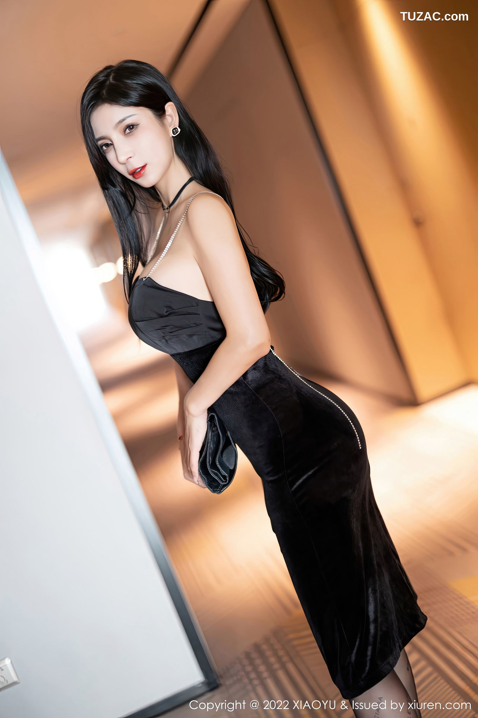 XiaoYu语画界-908-小蛮妖Yummy-黑色抹胸连衣裙-浅色情趣爆乳蕾丝旗袍-2022.11.21