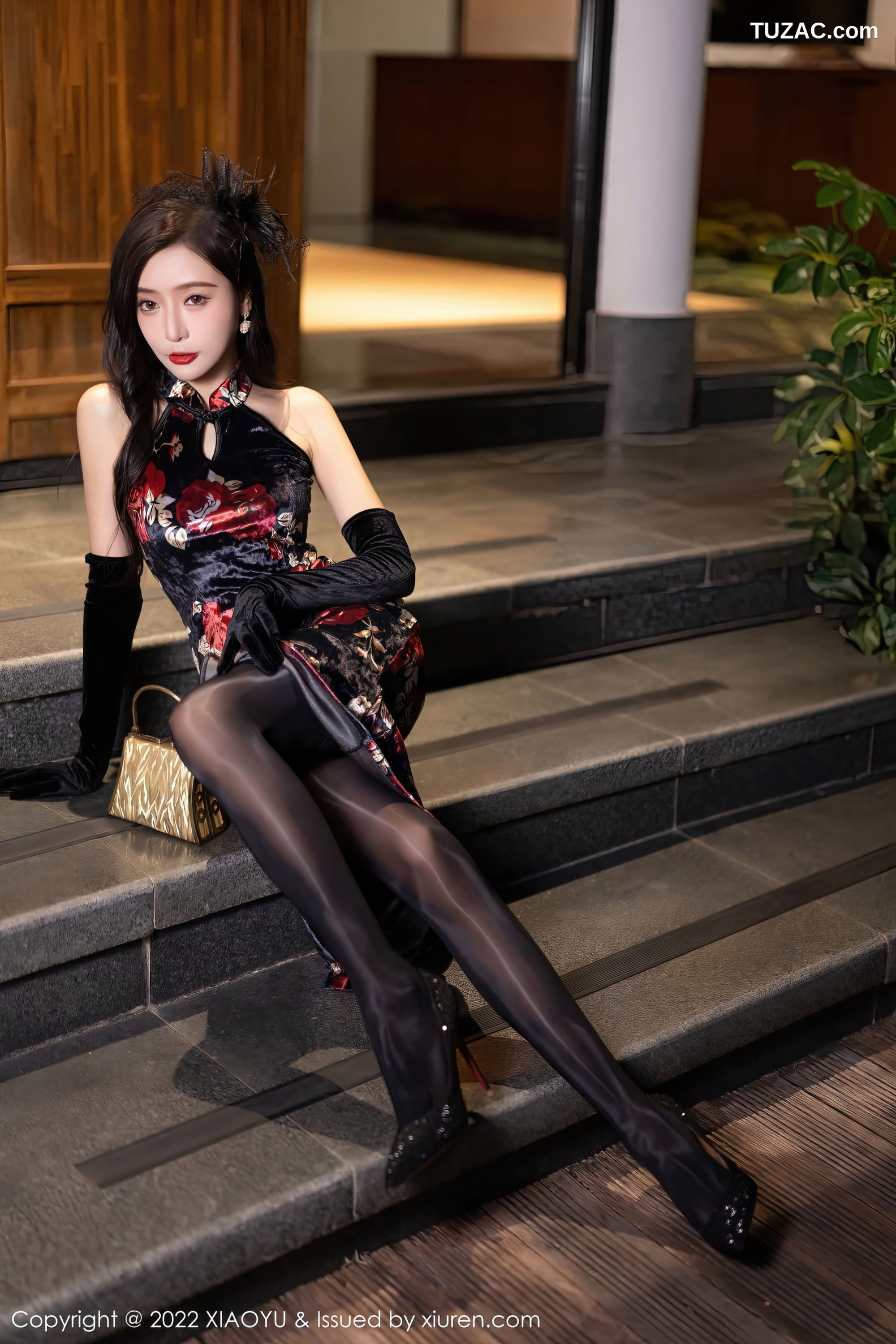 XiaoYu语画界-909-王馨瑶Yanni-深色旗袍红色内衣黑丝-2022.11.22