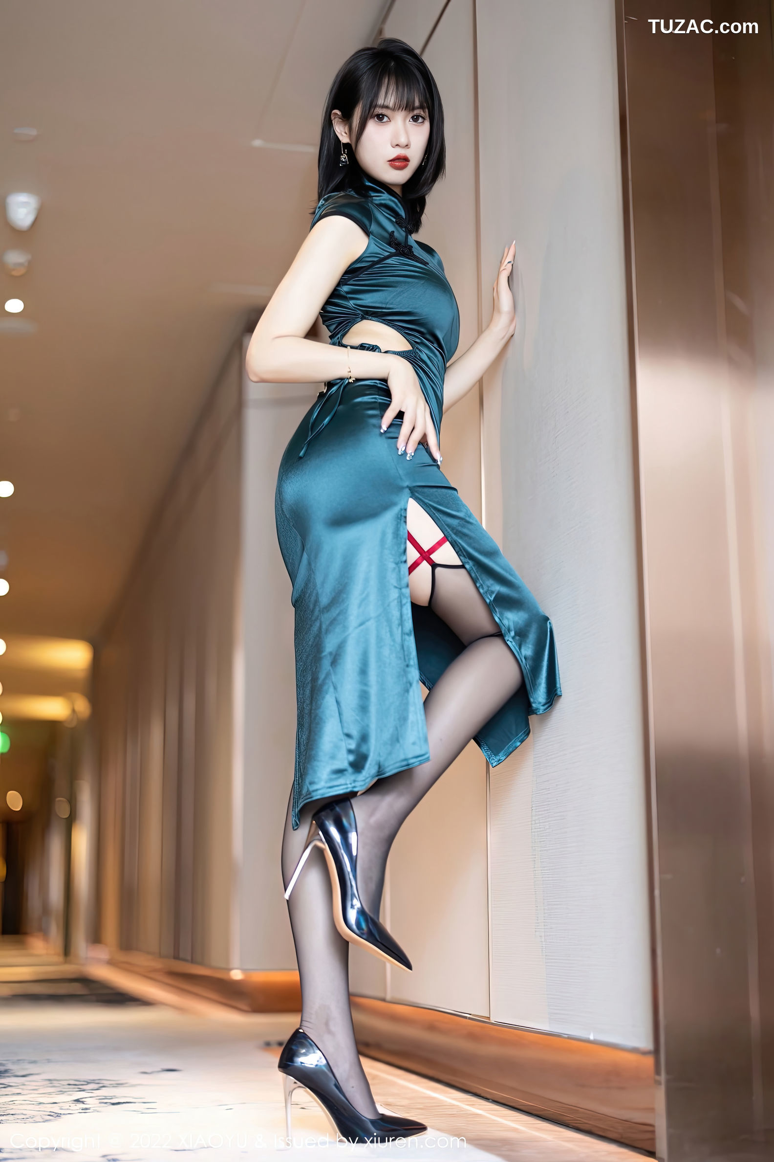 XiaoYu语画界-920-林子遥-深色旗袍黑丝吊带袜-2022.12.07