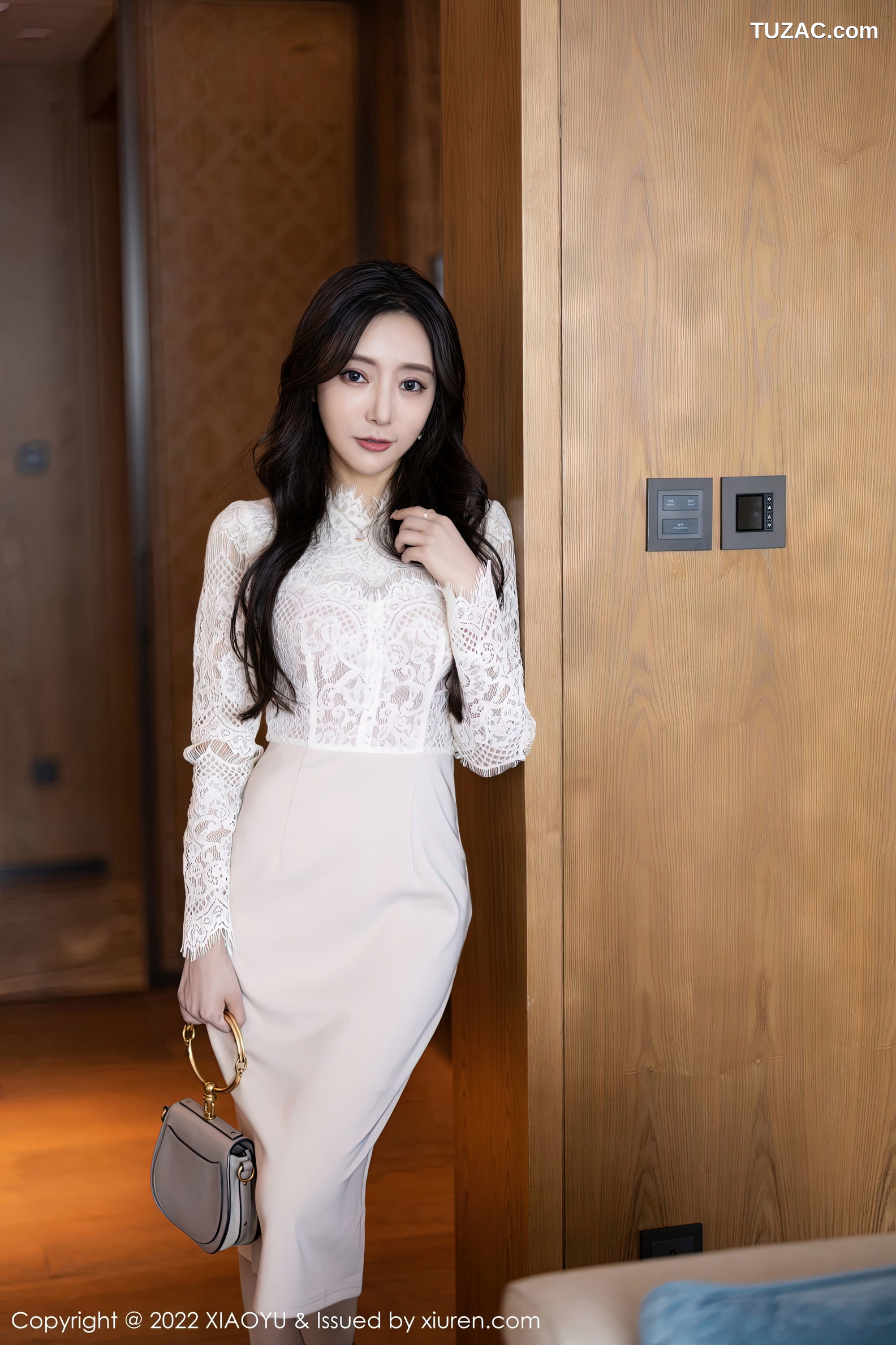 XiaoYu语画界-936-王馨瑶-都市丽人装扮紫色内衣肉丝-2022.12.29